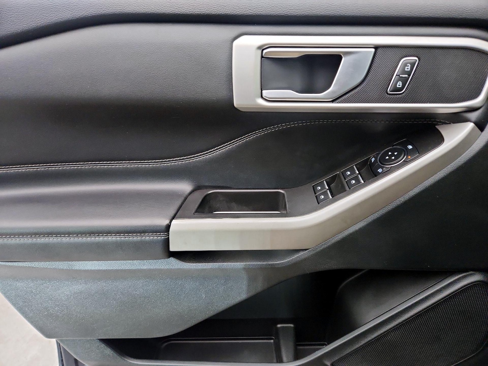 2024 Ford Explorer XLT - Photo 13
