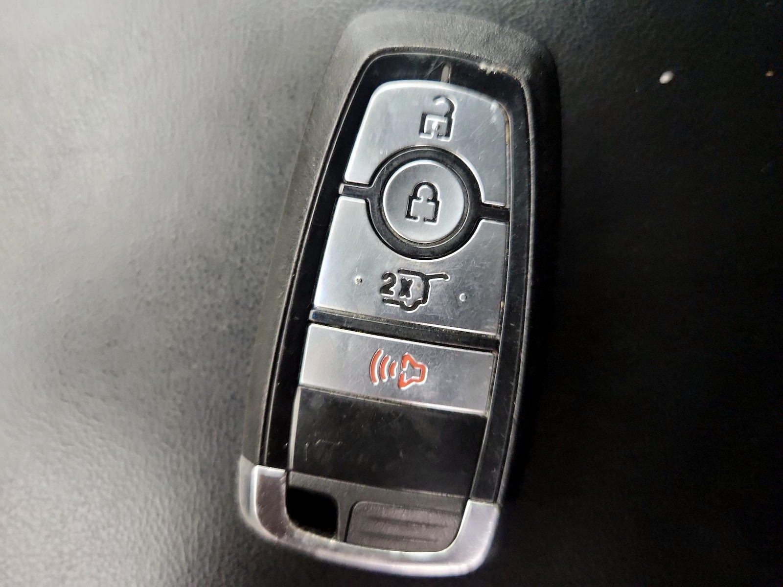 2024 Ford Explorer XLT - Photo 23