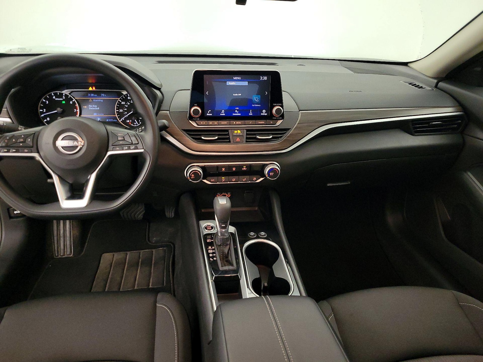 2024 Nissan Altima SV - Photo 10