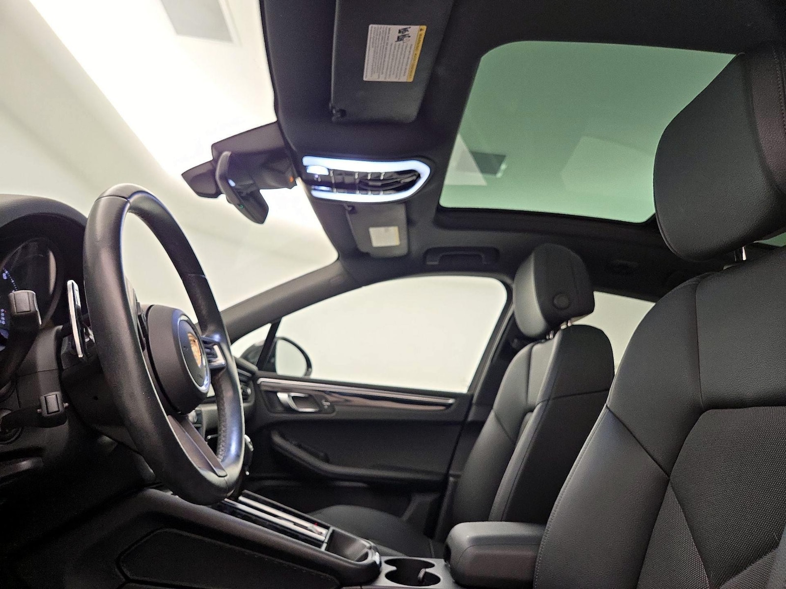 2023 Porsche Macan T - Photo 21