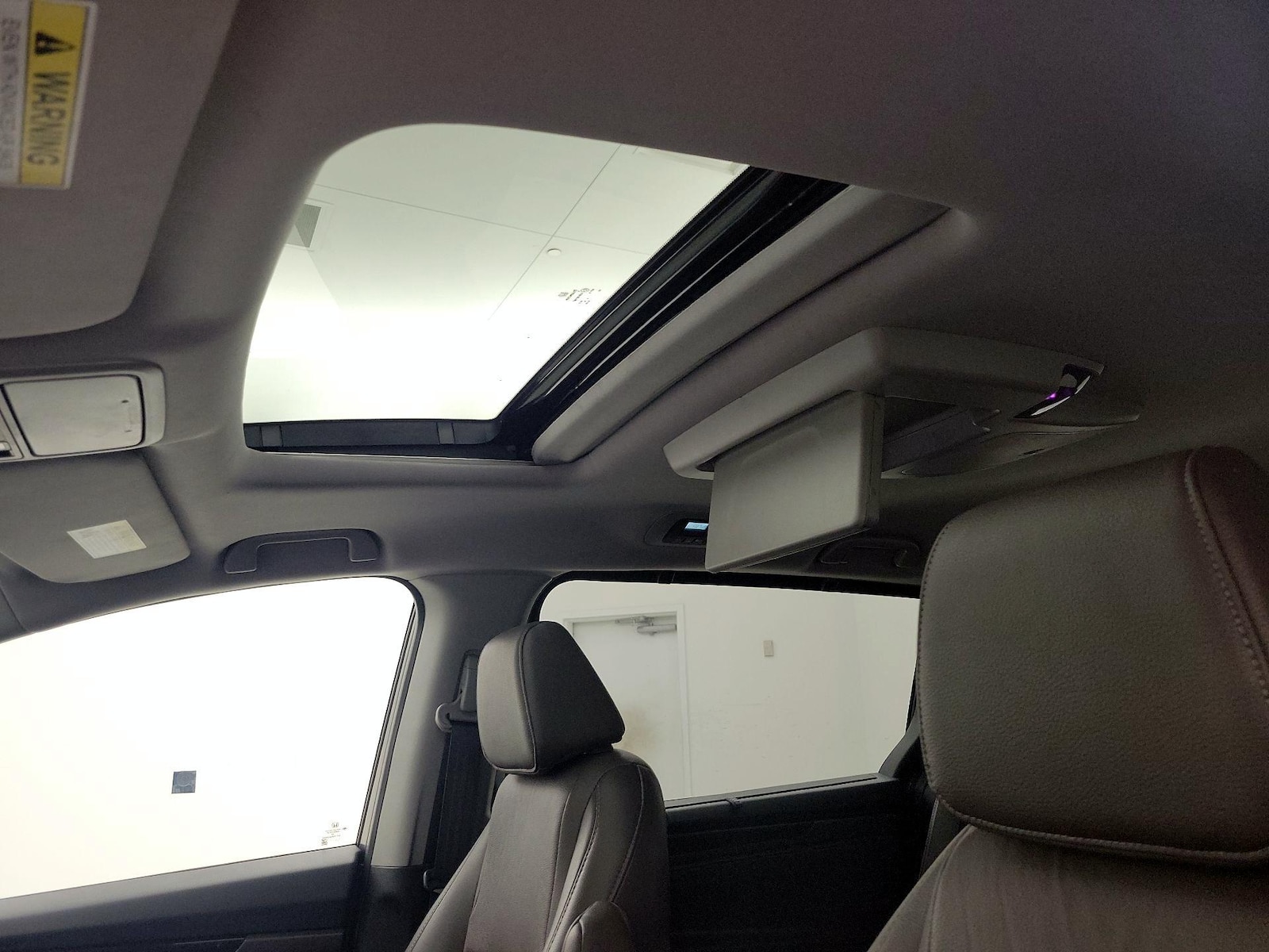 Sunroof(s) & Overhead Airbags