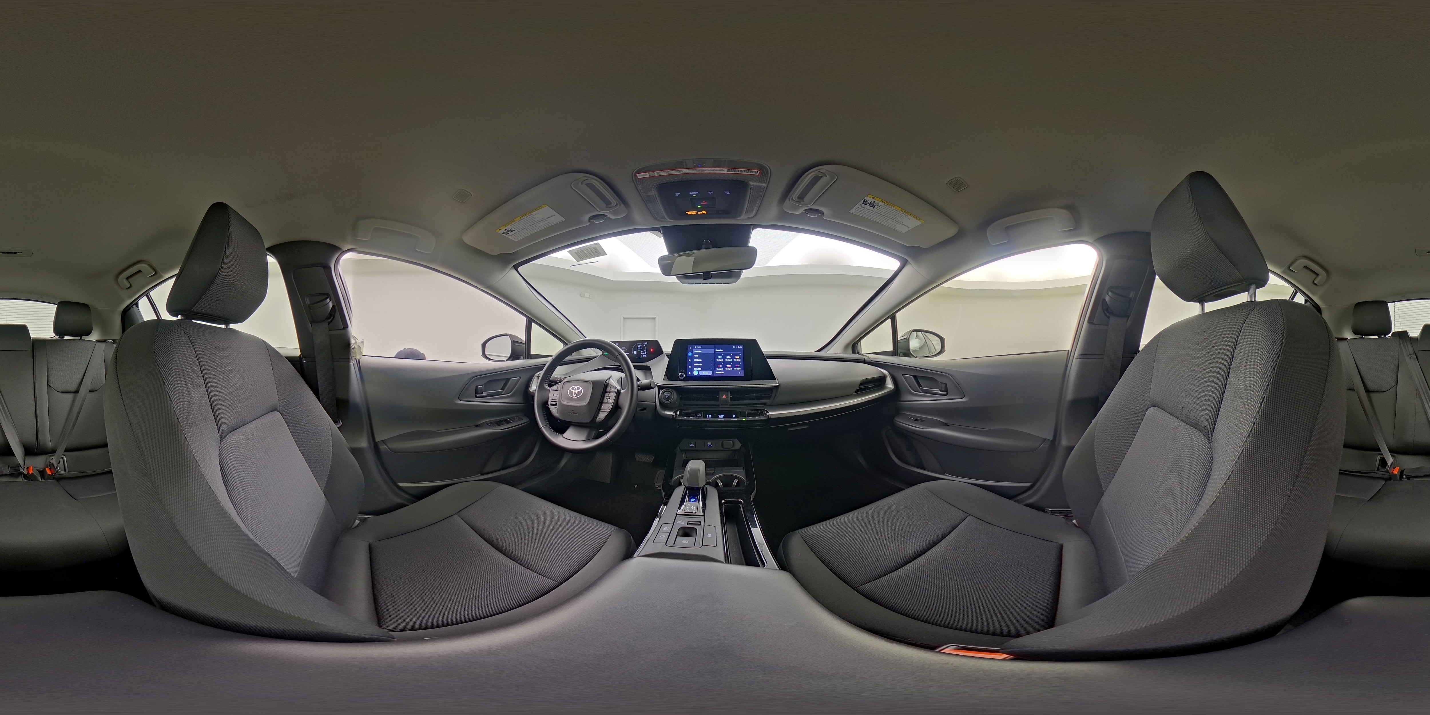2025 Toyota Prius LE - Photo 23