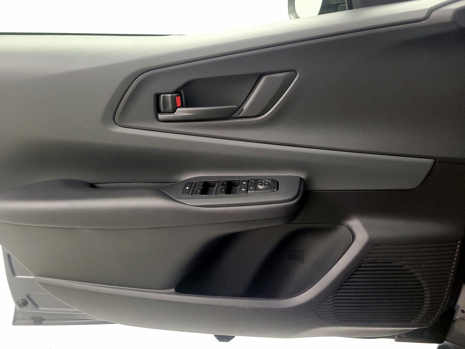 2025 Toyota Prius LE - Photo 12
