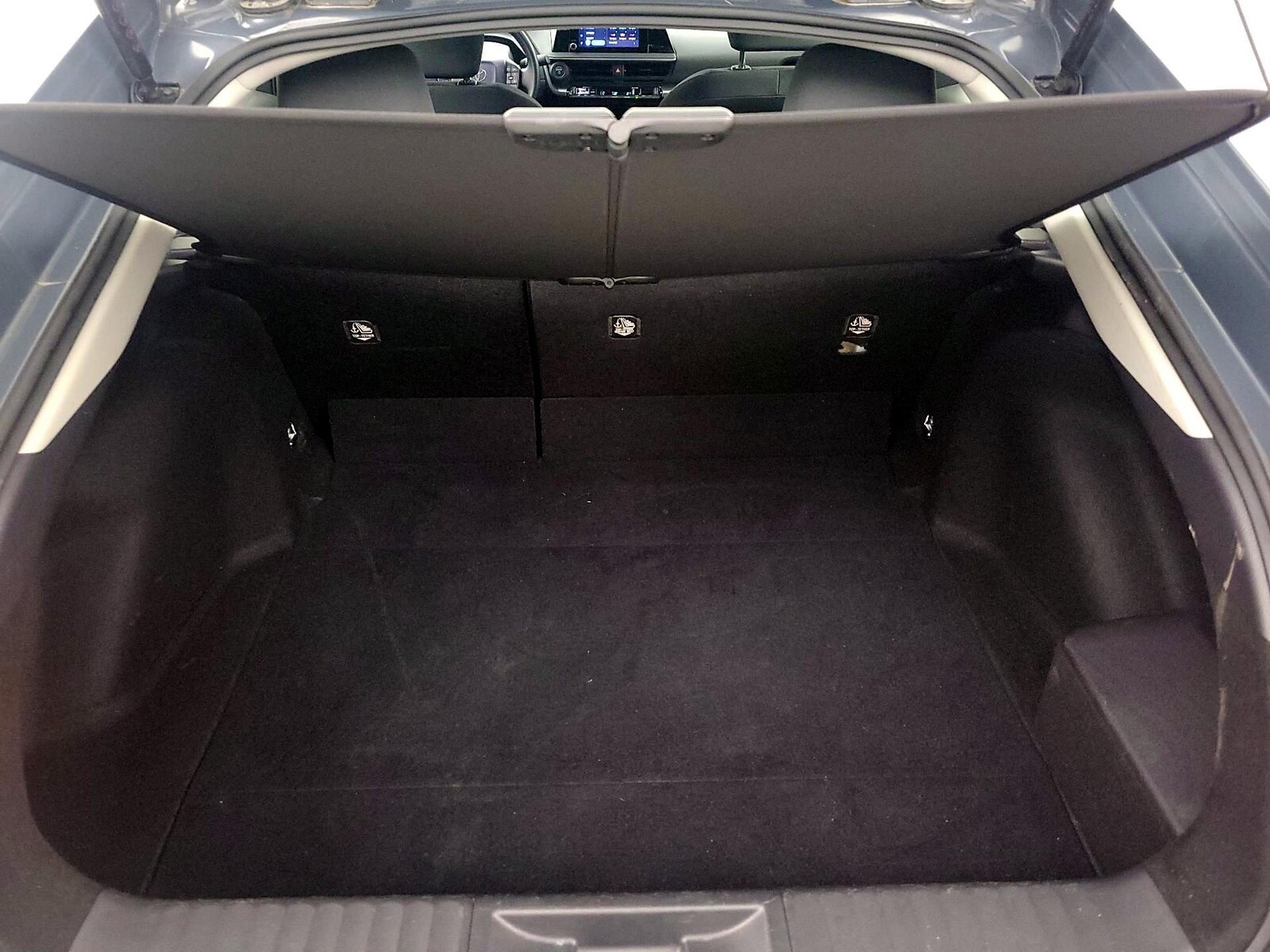 2025 Toyota Prius LE - Photo 20