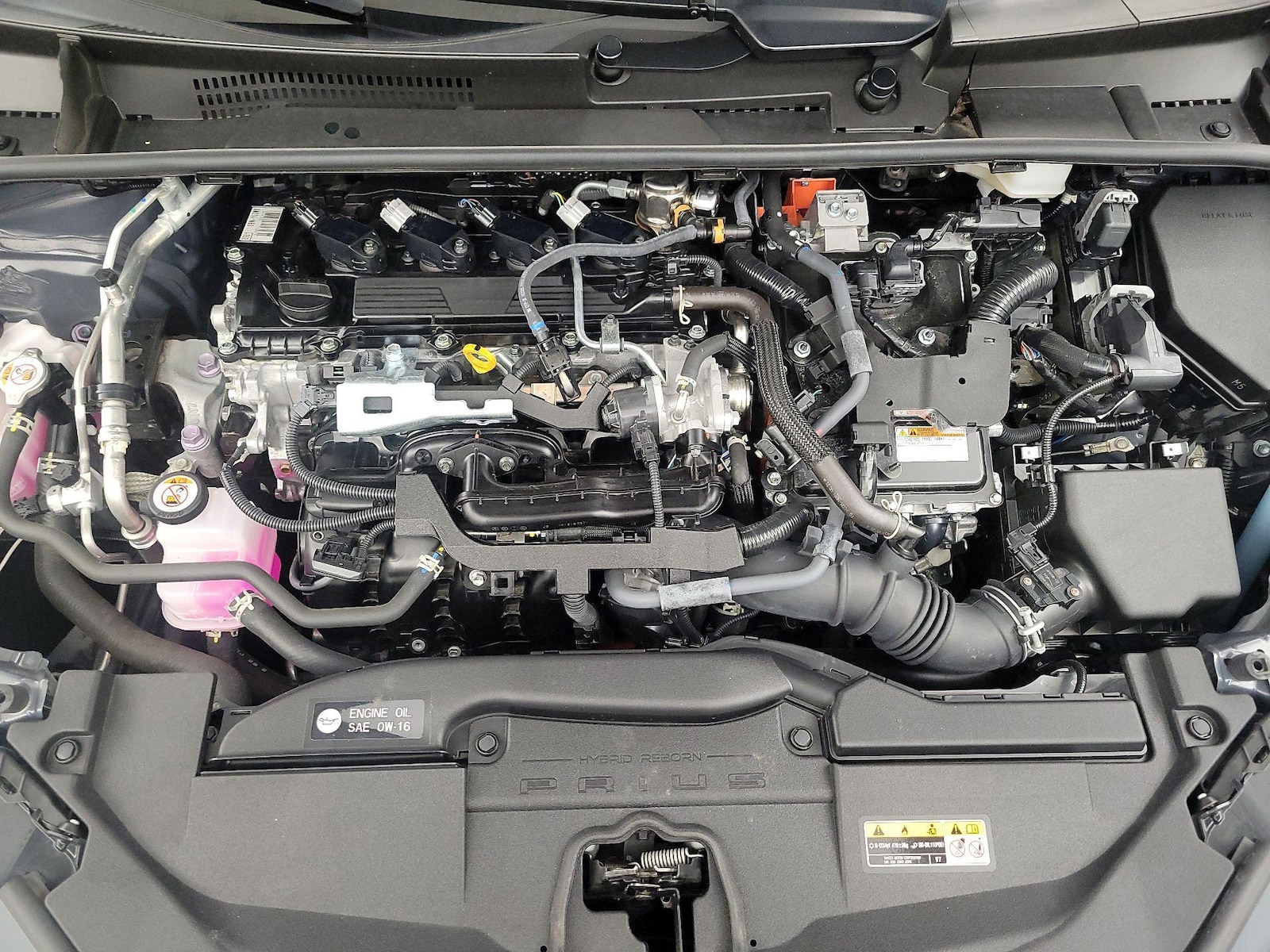 2025 Toyota Prius LE - Photo 21