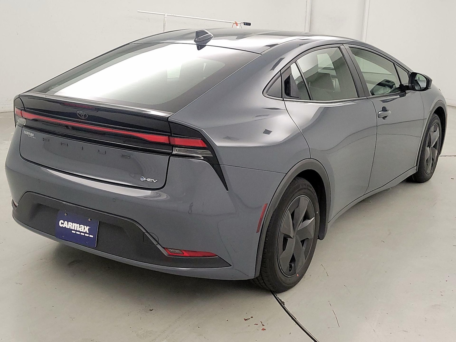 2025 Toyota Prius LE - Photo 6