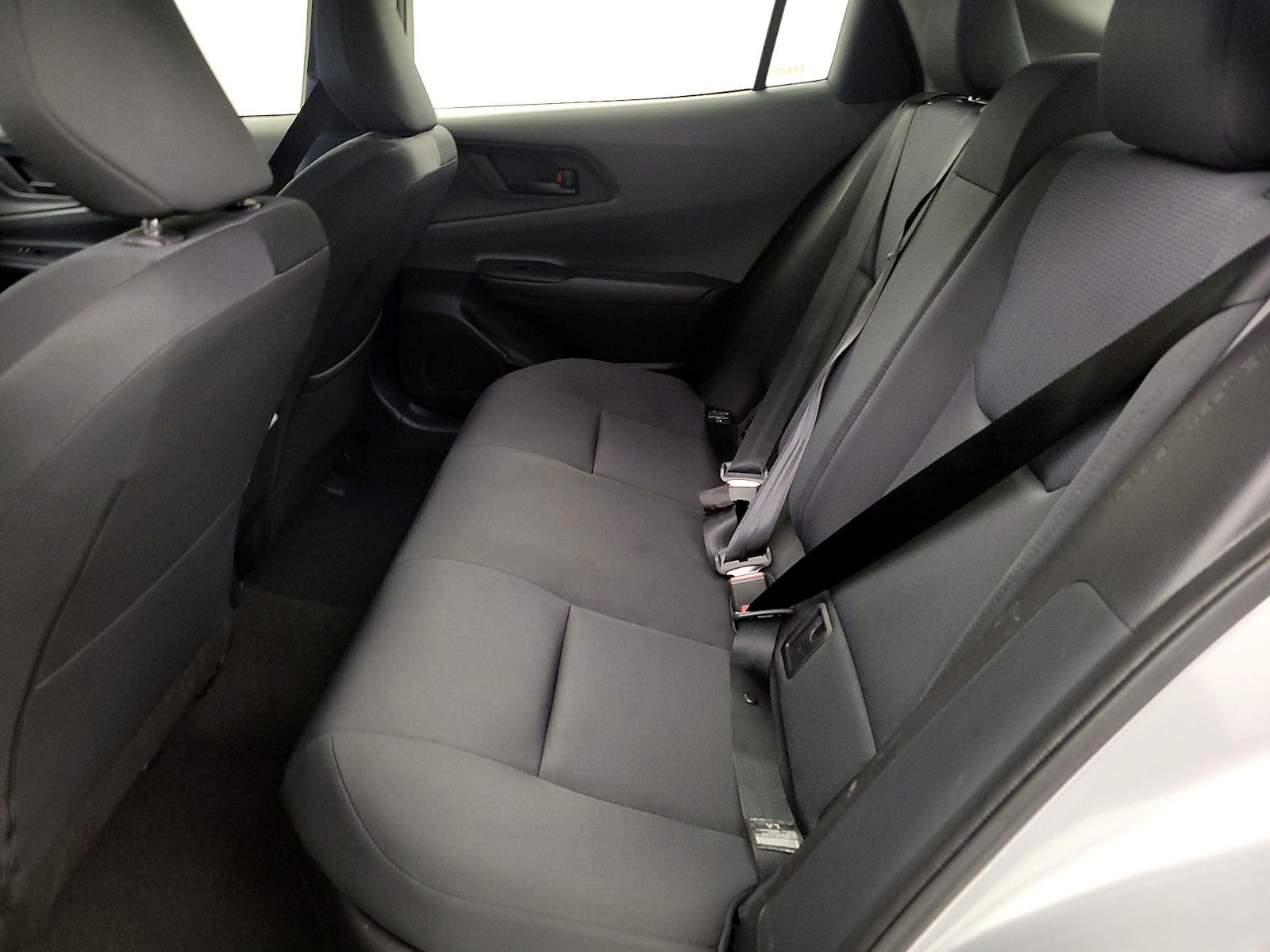 2025 Toyota Prius LE - Photo 19