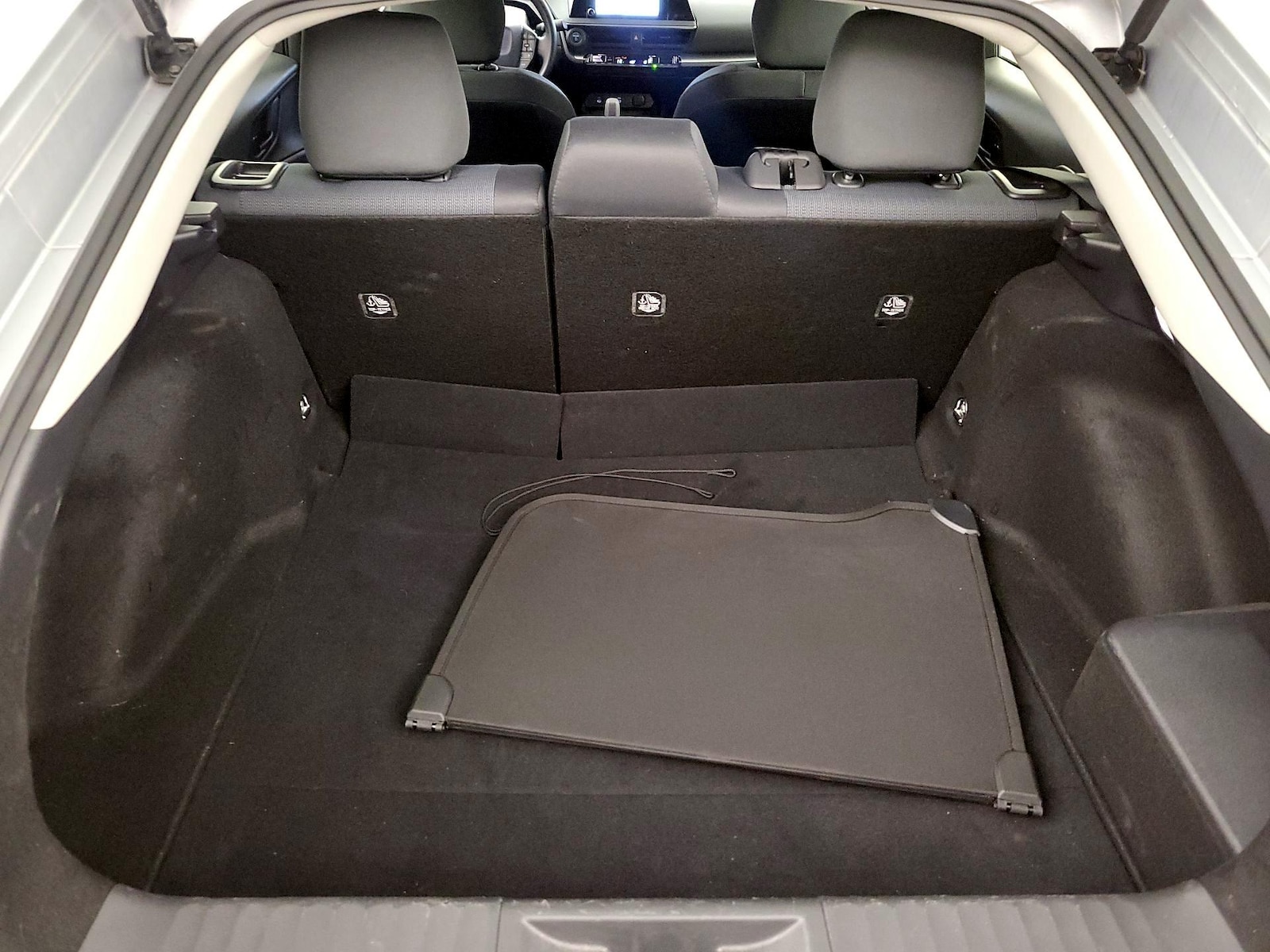 2025 Toyota Prius LE - Photo 20