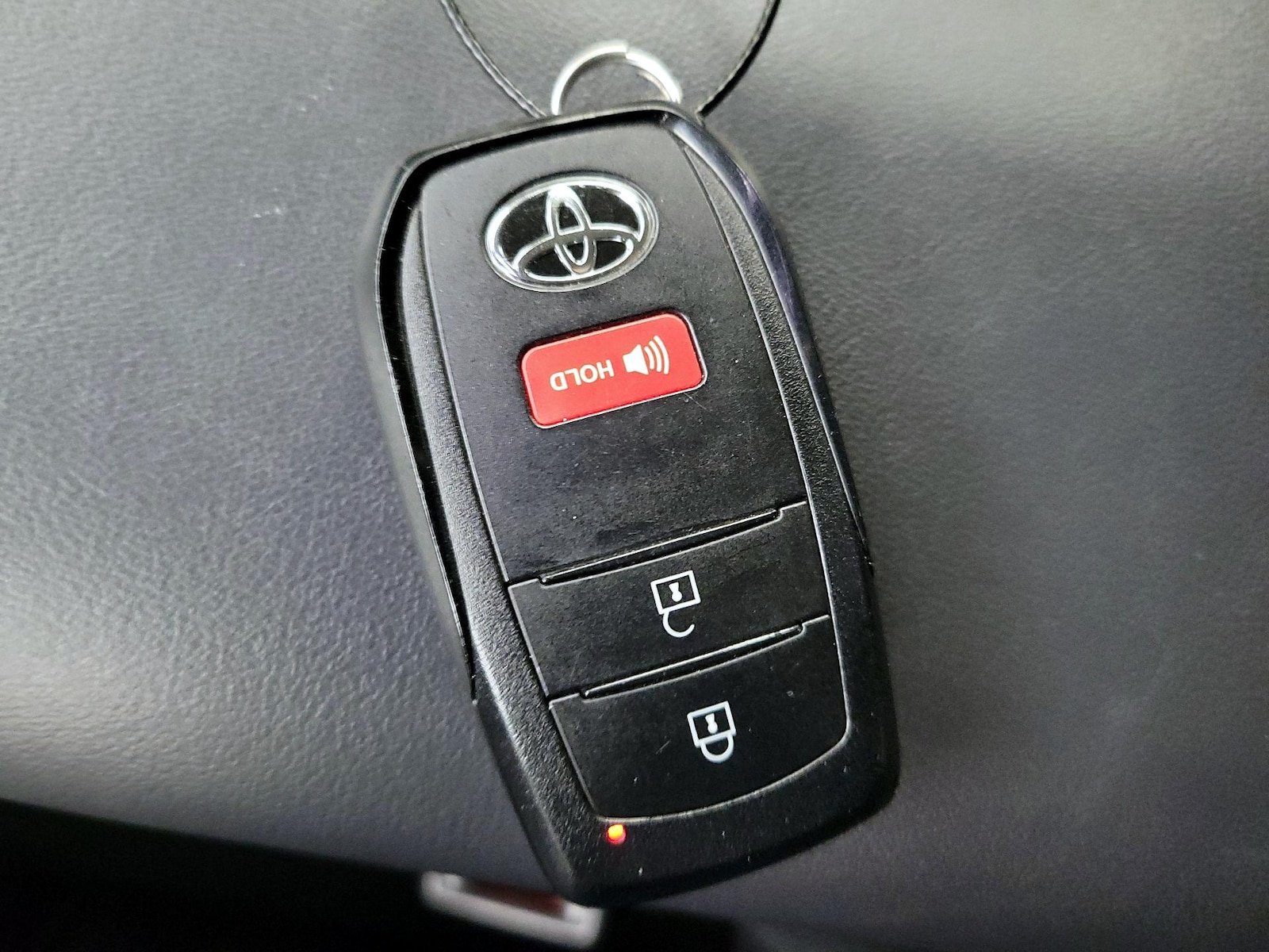 2025 Toyota Prius LE - Photo 22