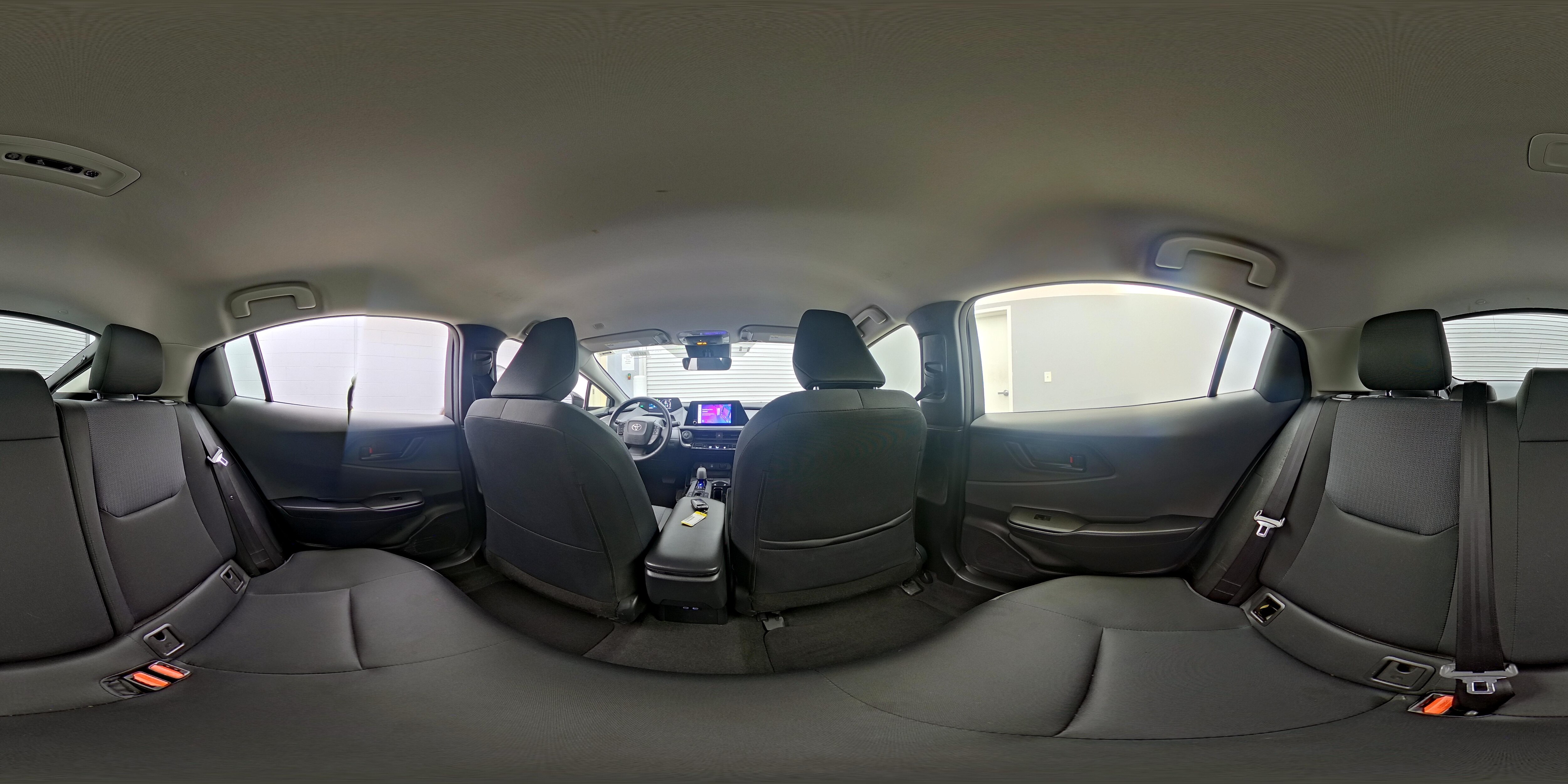 2025 Toyota Prius LE - Photo 25