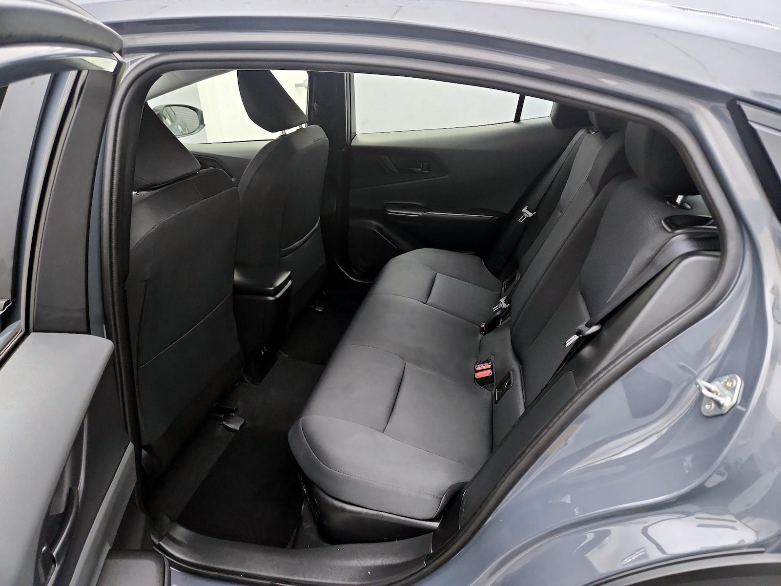 2025 Toyota Prius LE - Photo 20
