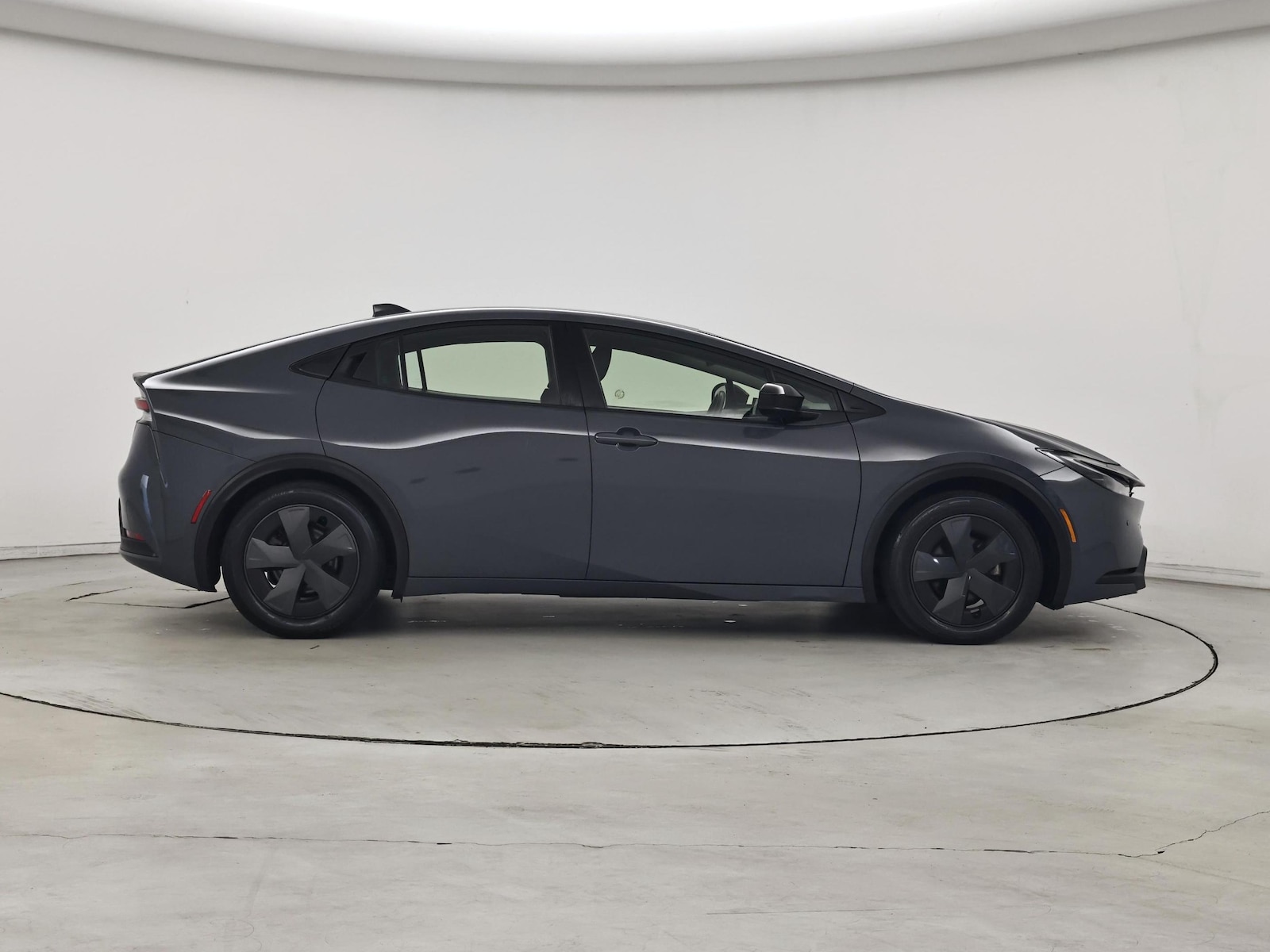 2025 Toyota Prius LE - Photo 8