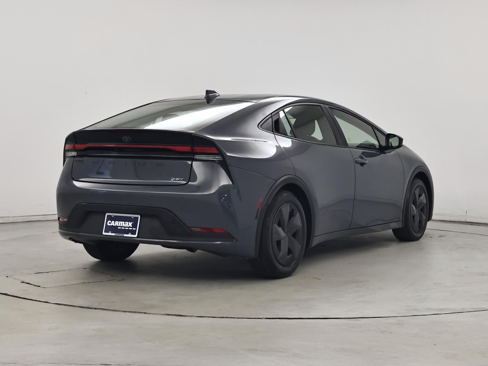 2025 Toyota Prius LE - Photo 9
