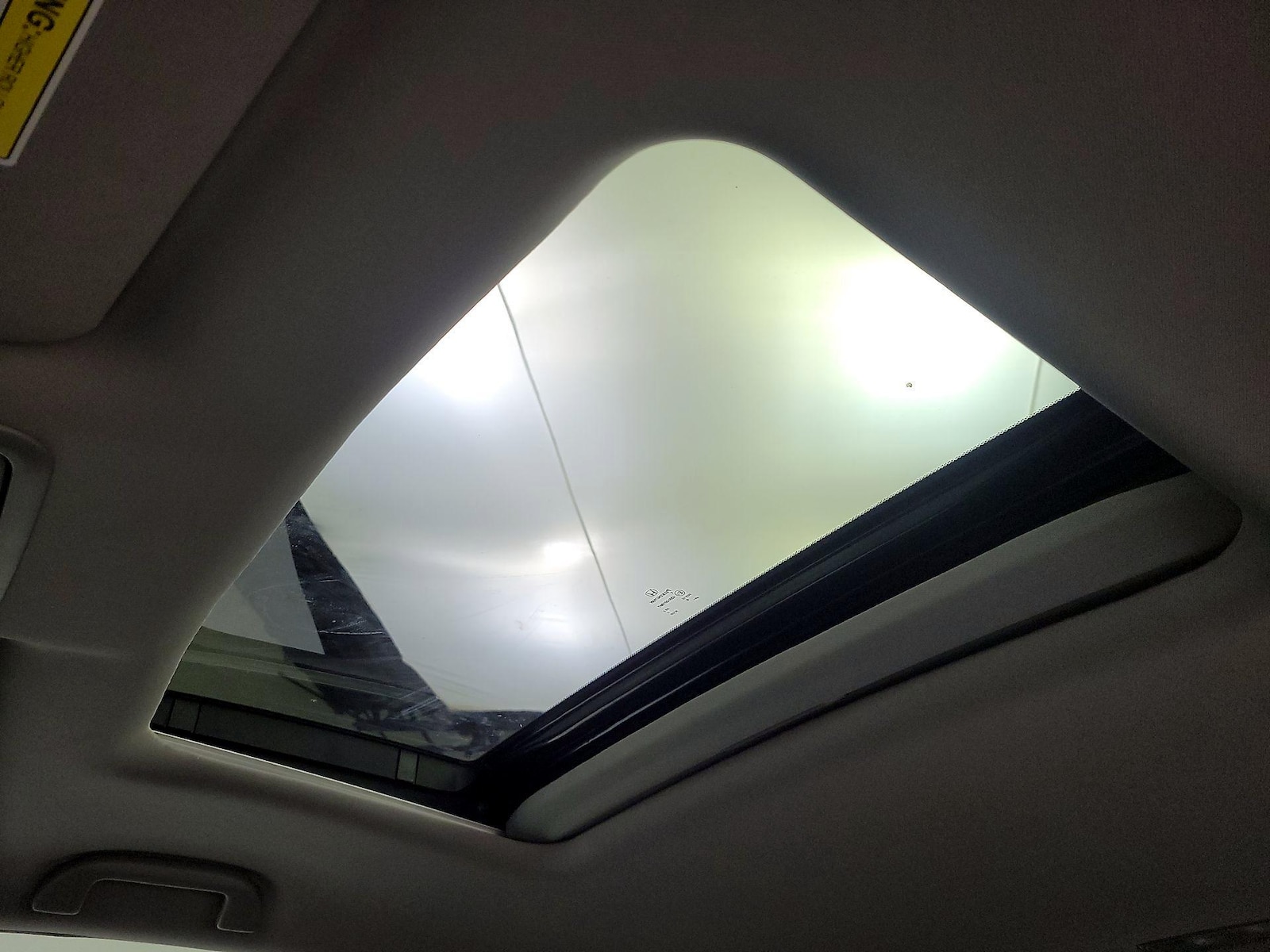 Sunroof(s) & Overhead Airbags