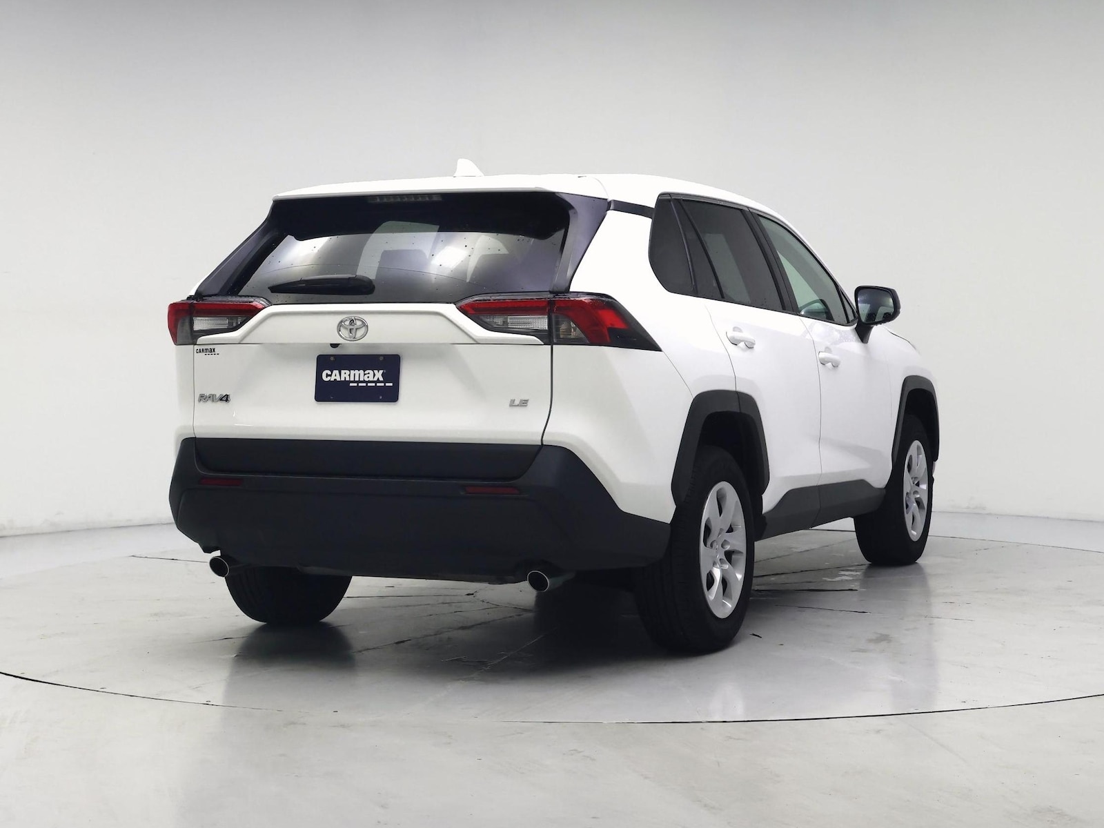 2025 Toyota RAV4 LE - Photo 9