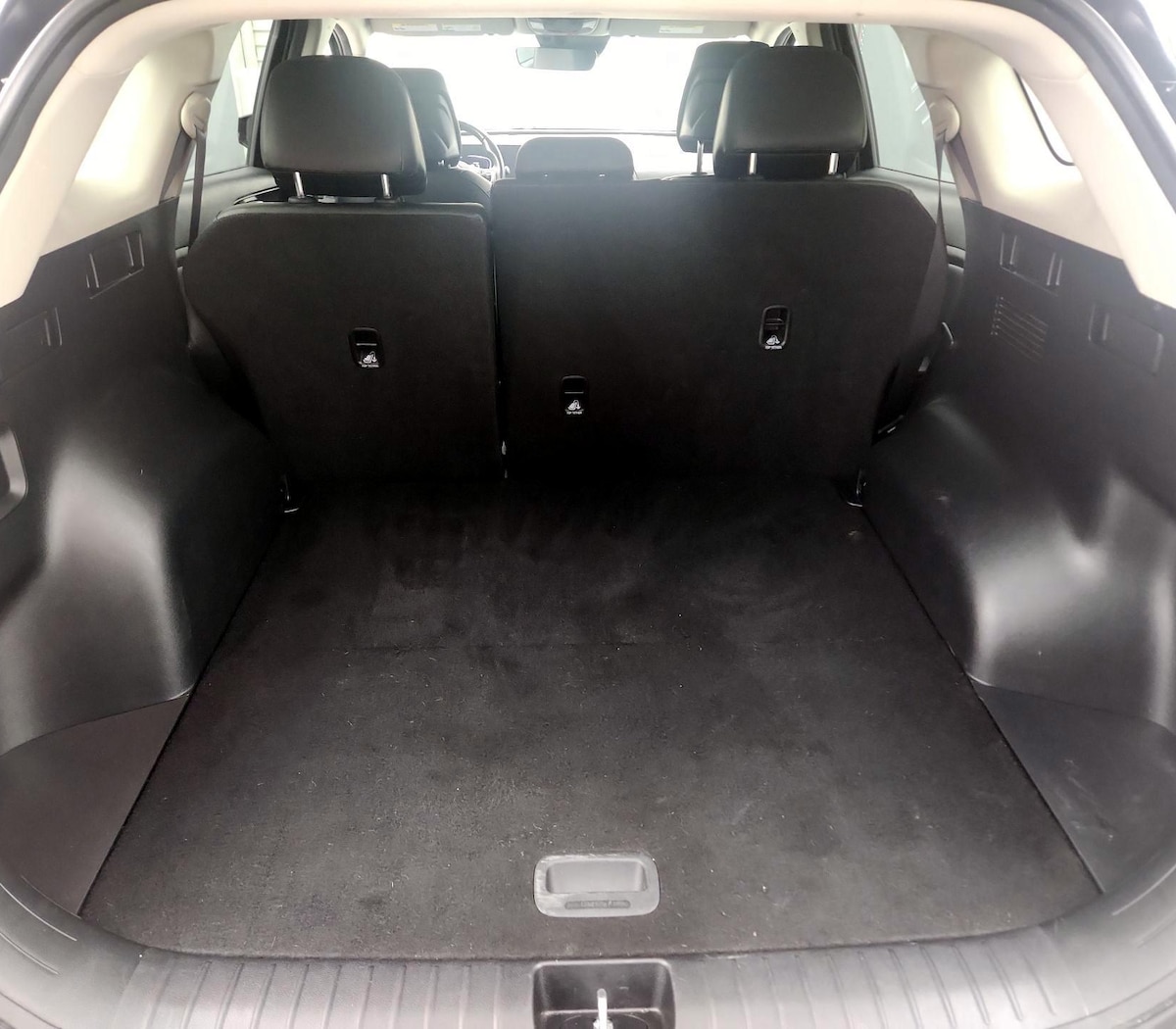 Trunk/Cargo (Seats Up)