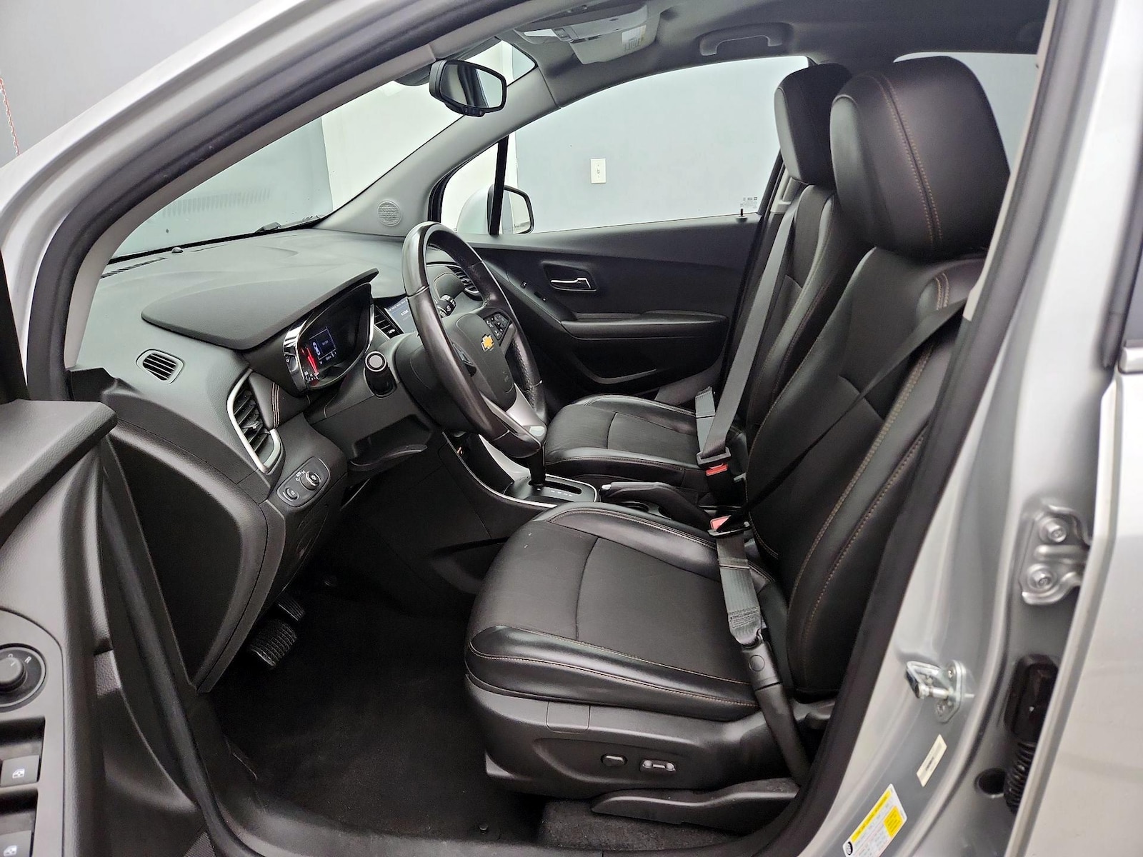 2020 Chevrolet Trax LT - Photo 12