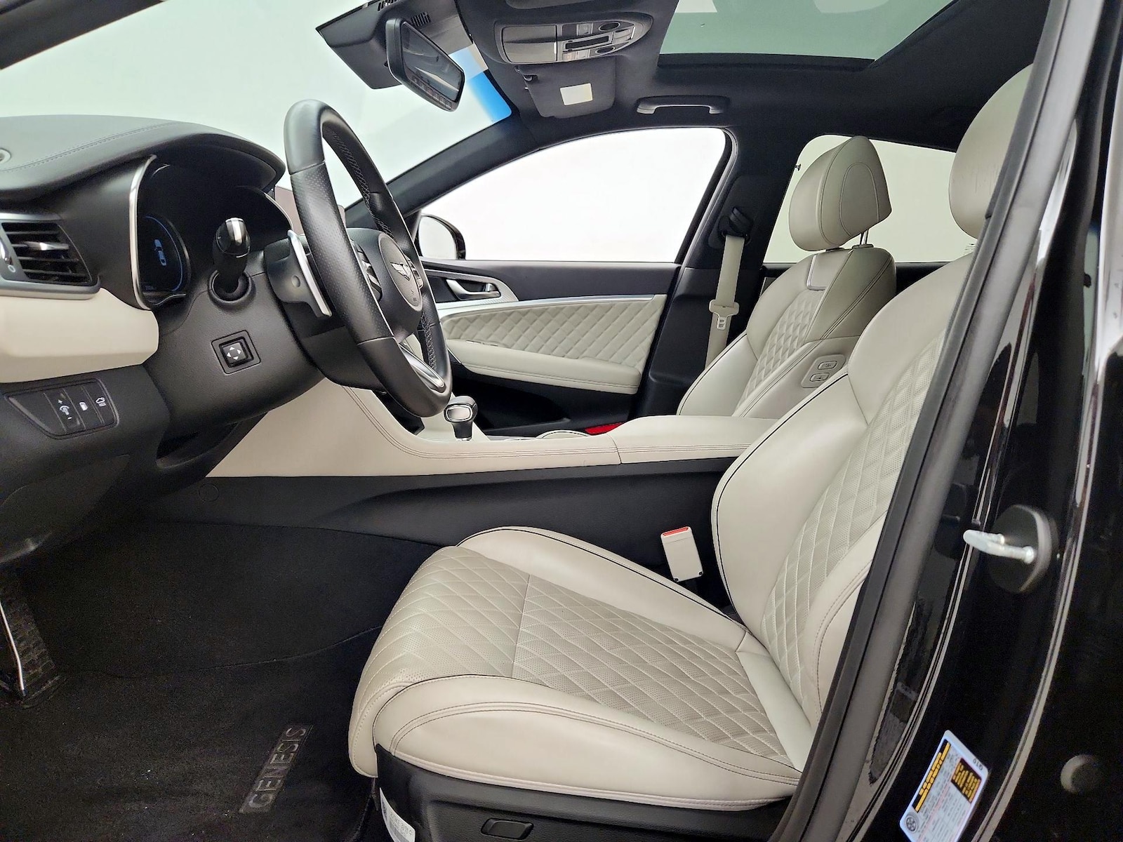 2023 GENESIS G70 Standard - Photo 12