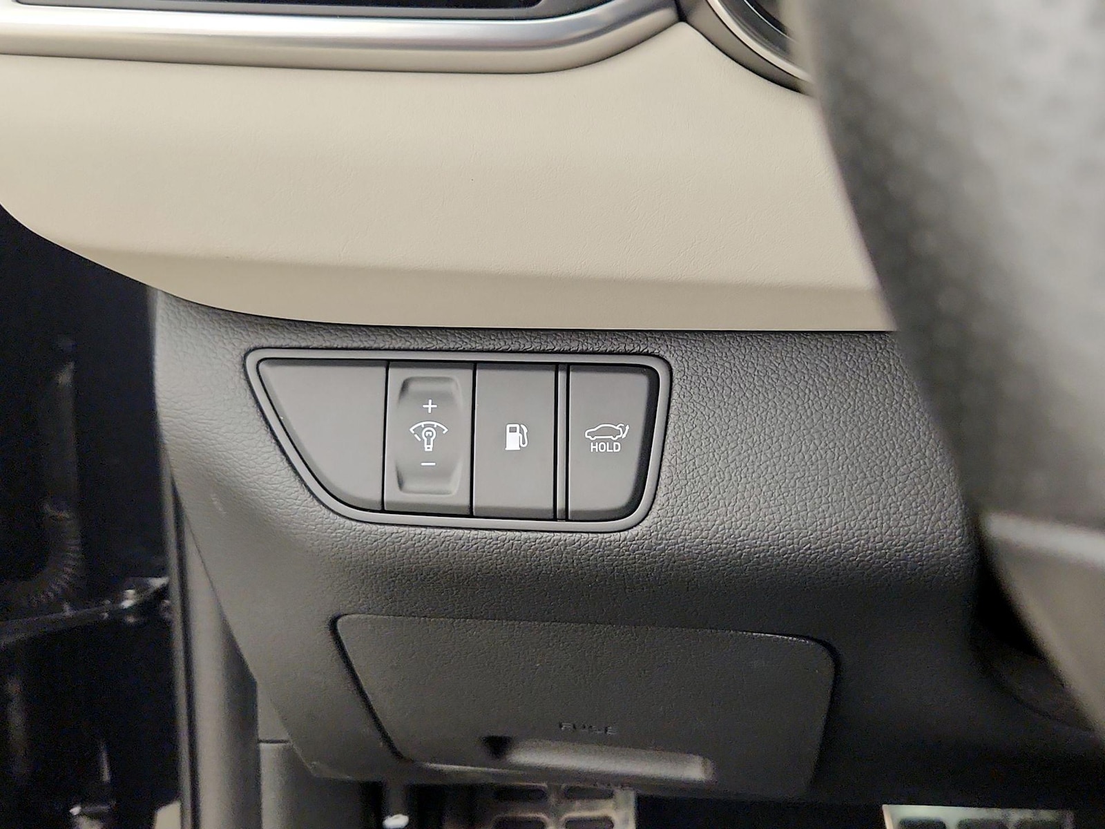 2023 GENESIS G70 Standard - Photo 14