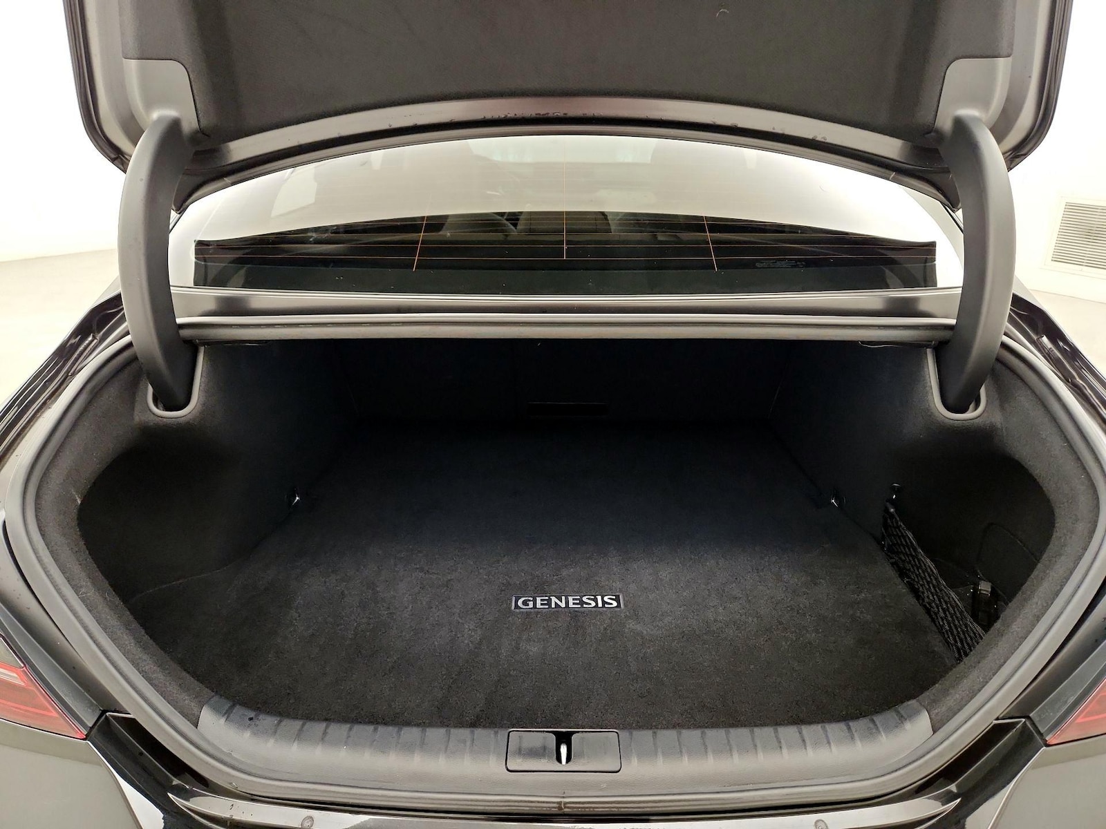 2023 GENESIS G70 Standard - Photo 23