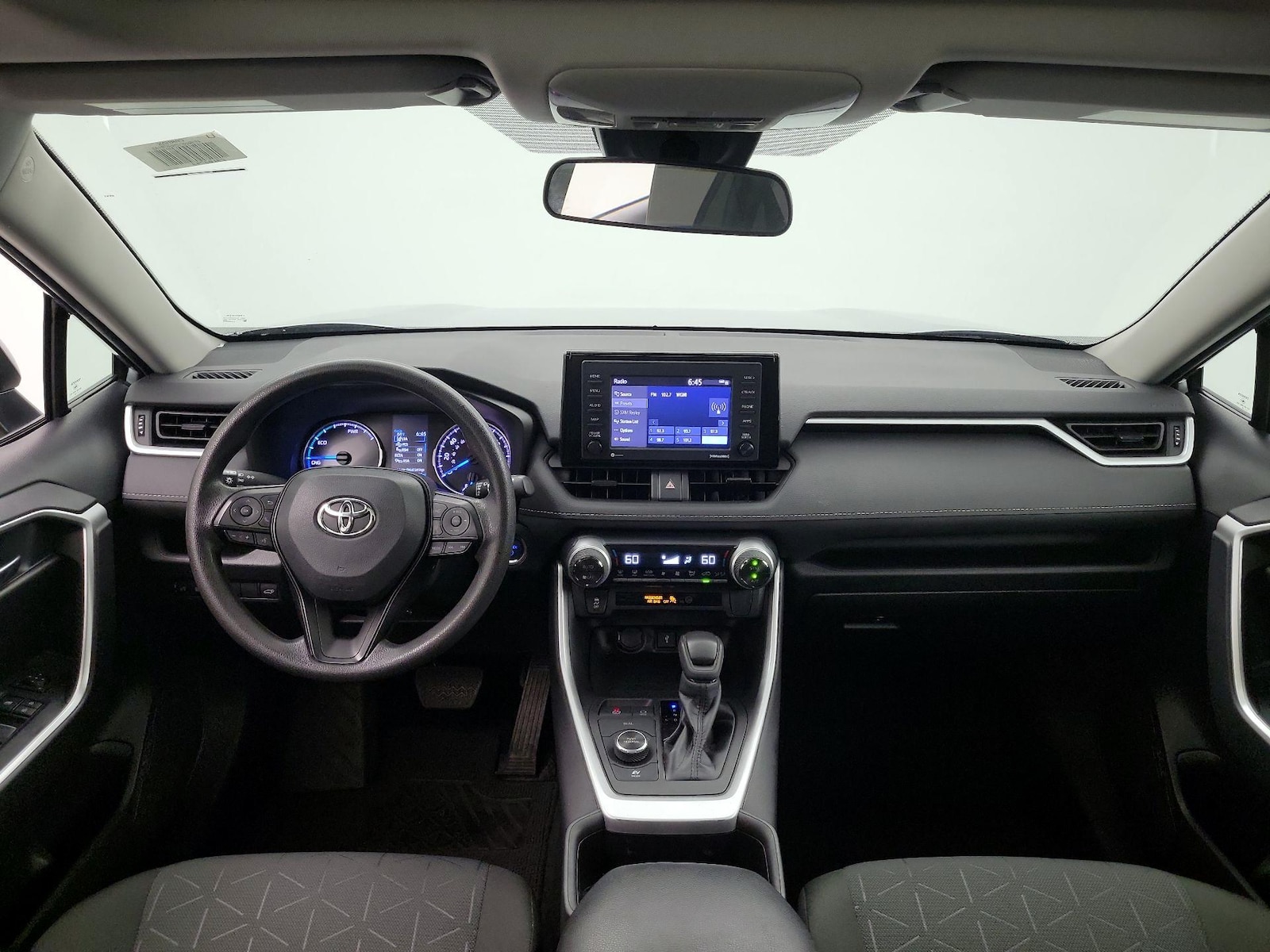 2022 Toyota RAV4 XLE - Photo 10