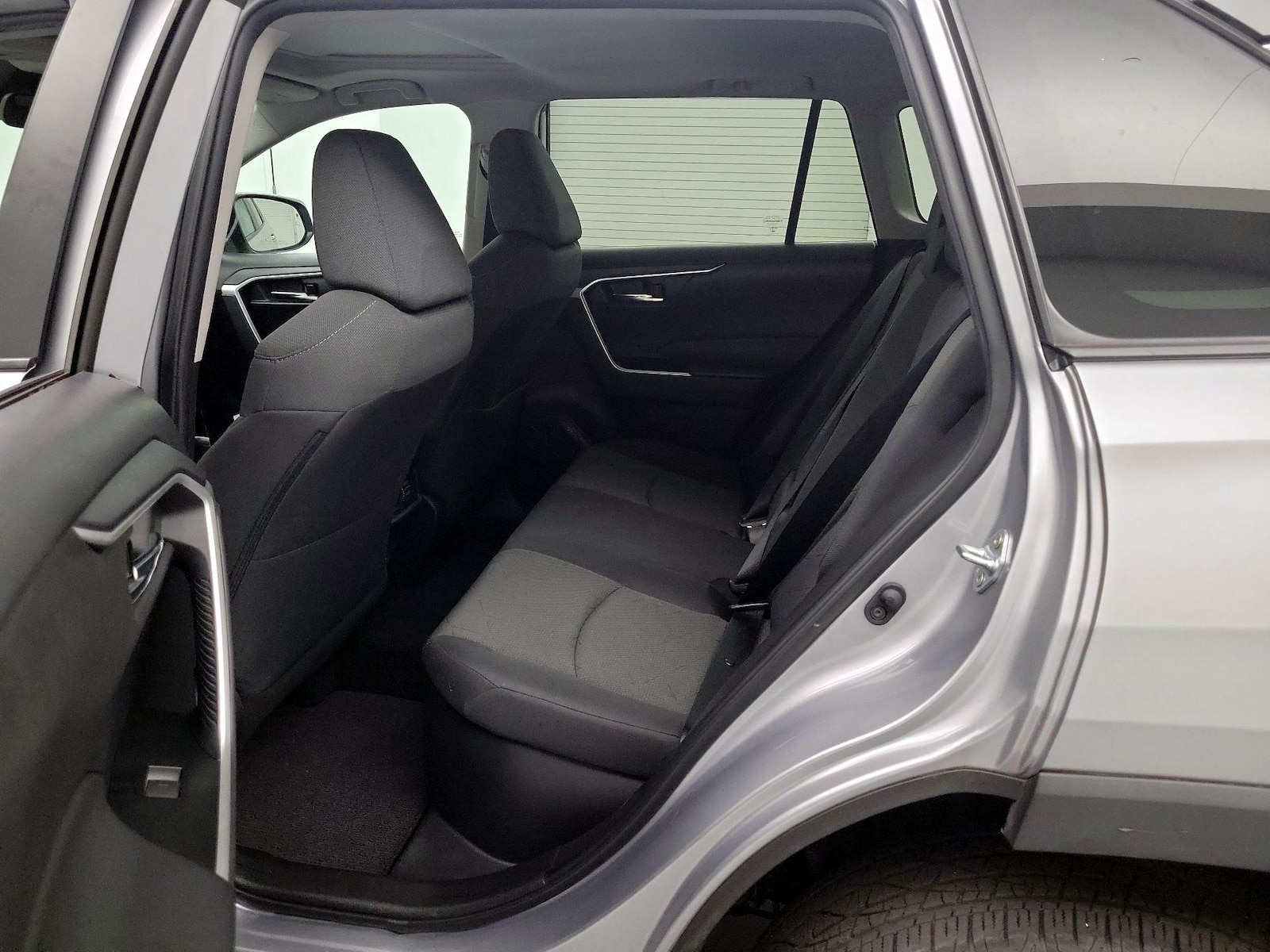 2022 Toyota RAV4 XLE - Photo 21