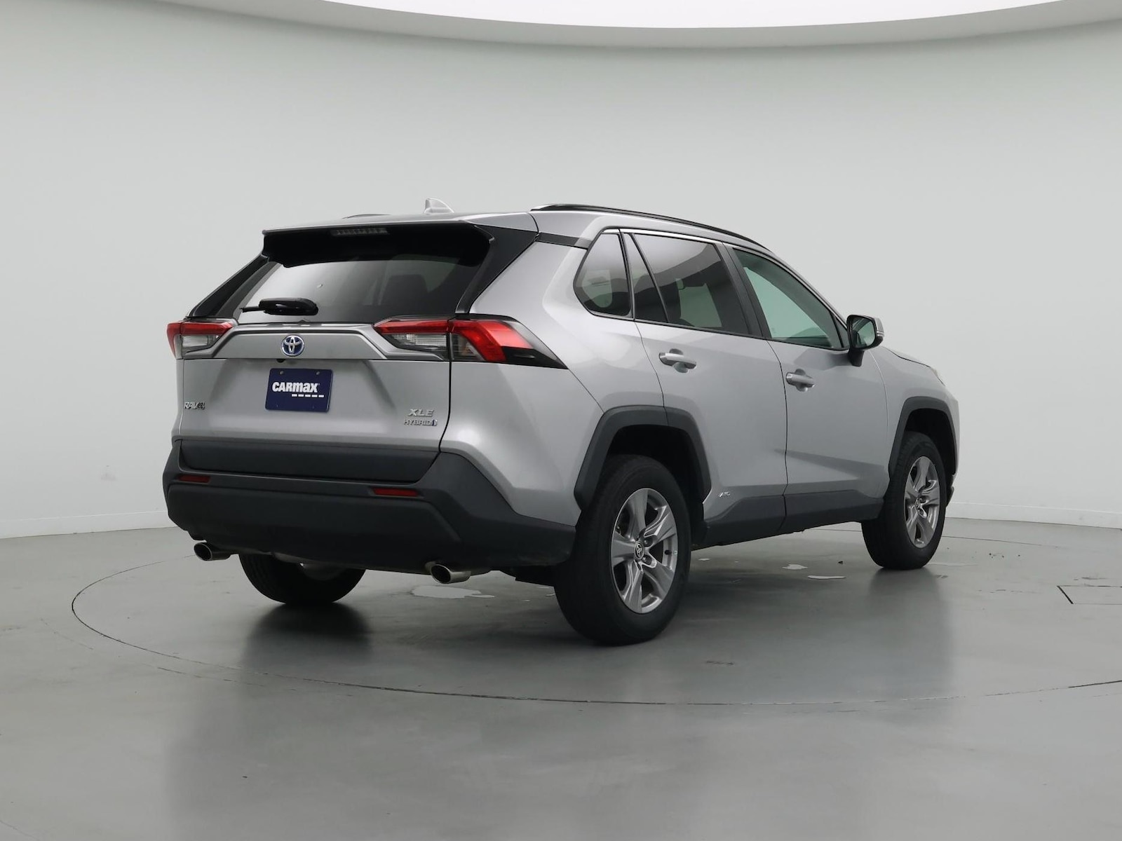 2022 Toyota RAV4 XLE - Photo 9
