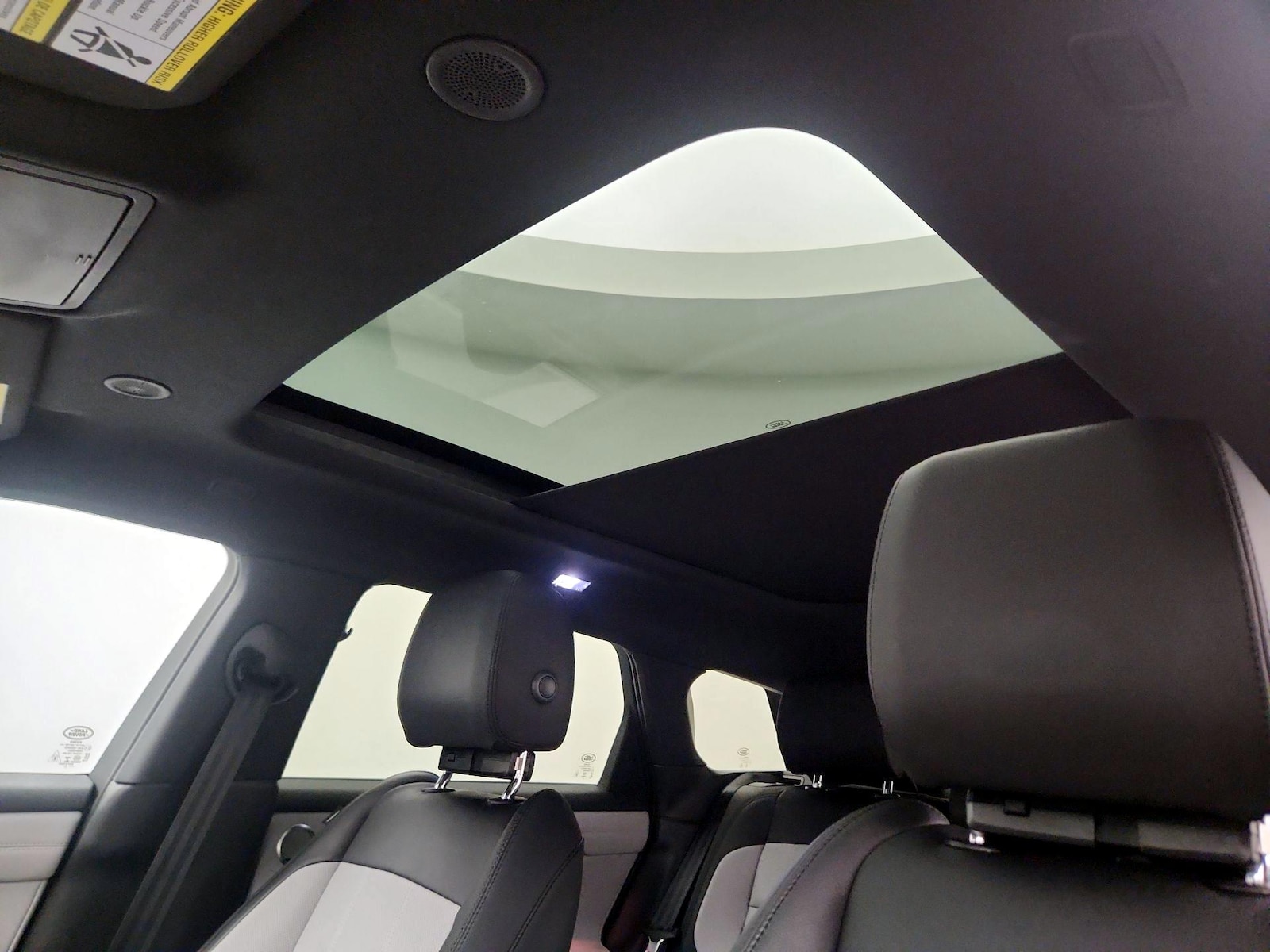 2022 Land Rover Range Rover Evoque SE - Photo 19