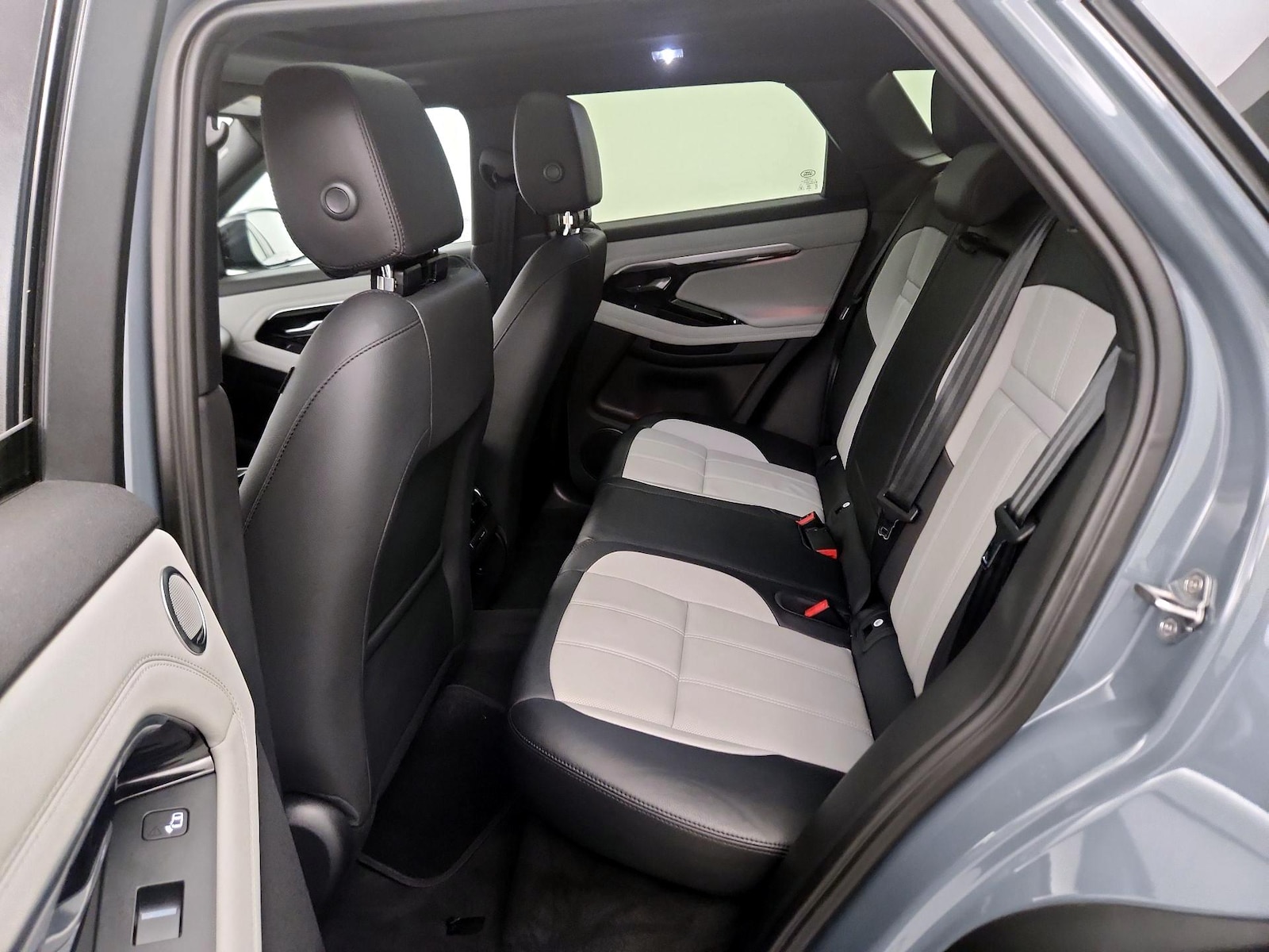 2022 Land Rover Range Rover Evoque SE - Photo 20