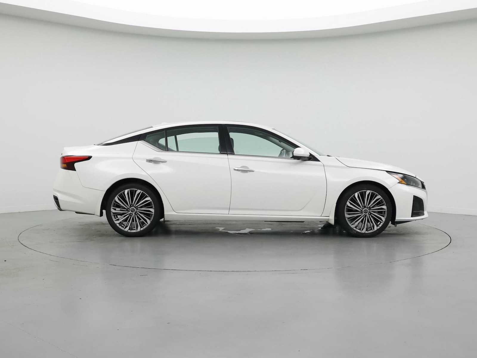 2023 Nissan Altima SL - Photo 8