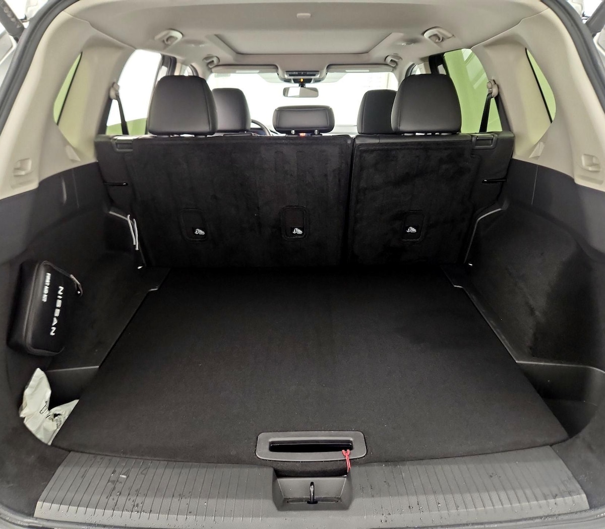 Trunk/Cargo (Seats Up)