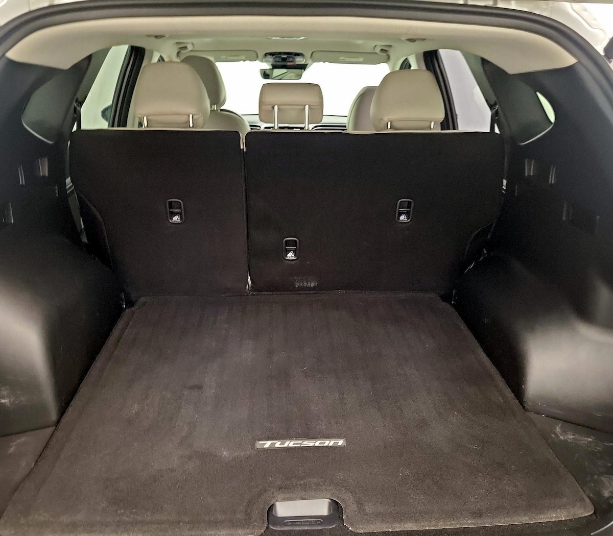 Trunk/Cargo (Seats Up)