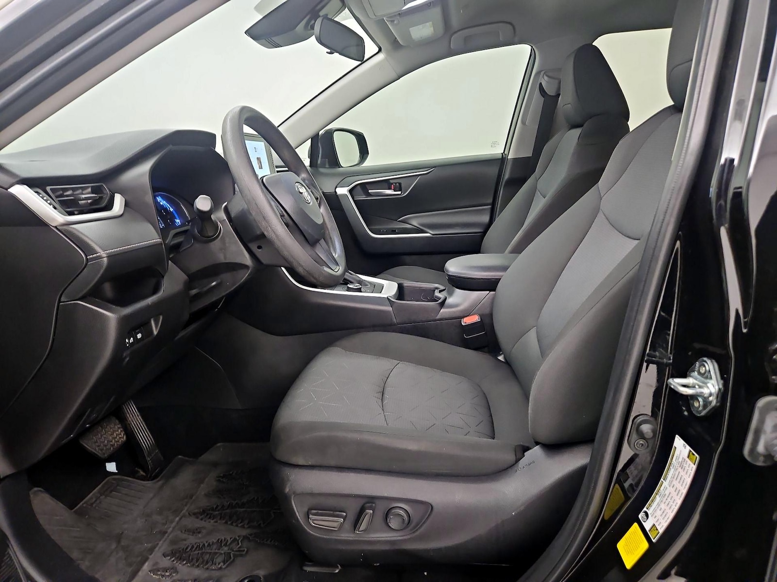 2025 Toyota RAV4 Woodland Edition - Photo 12