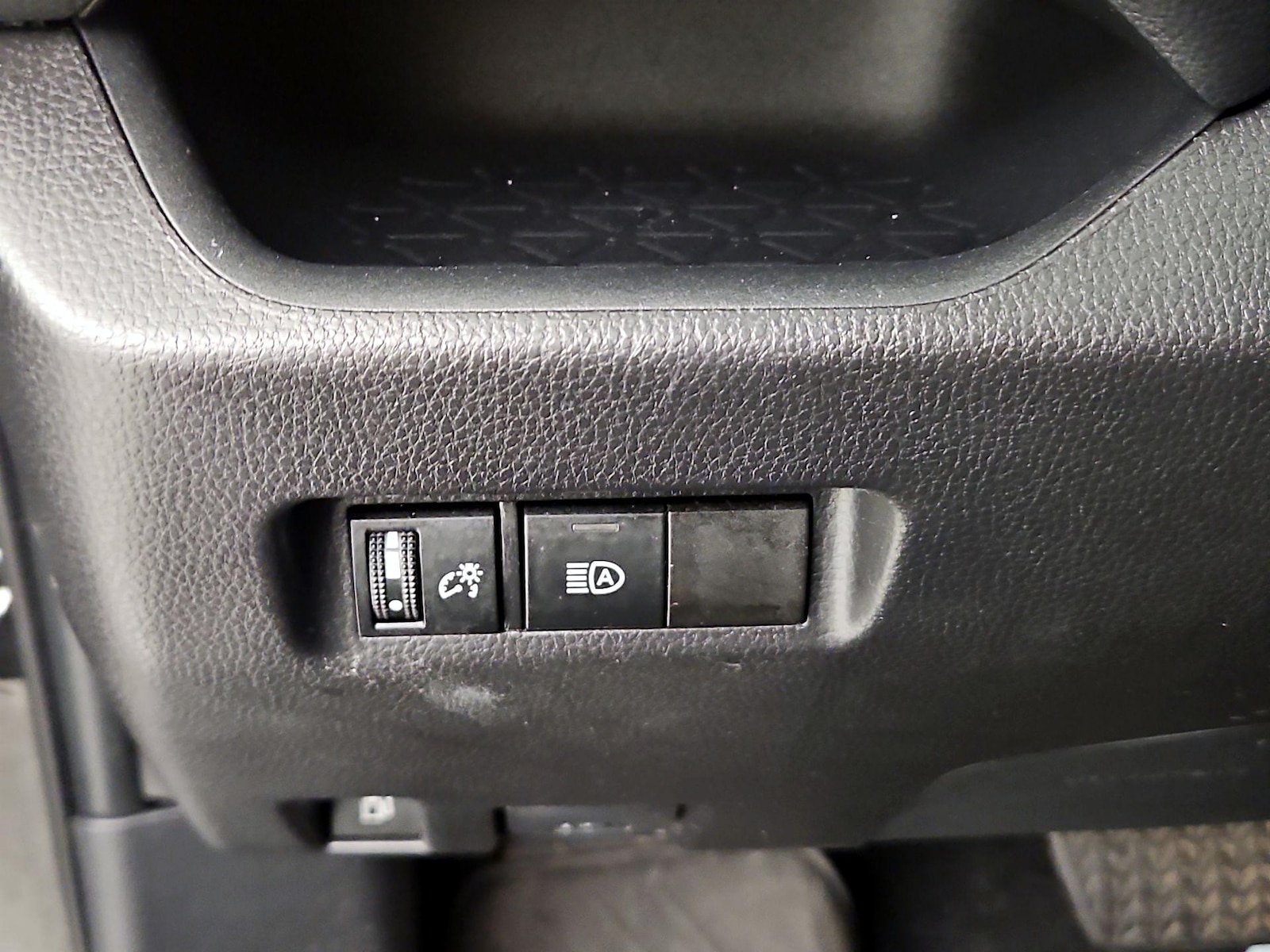 2025 Toyota RAV4 Woodland Edition - Photo 14