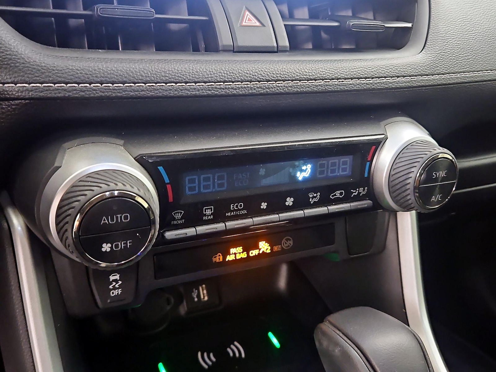 2025 Toyota RAV4 Woodland Edition - Photo 17