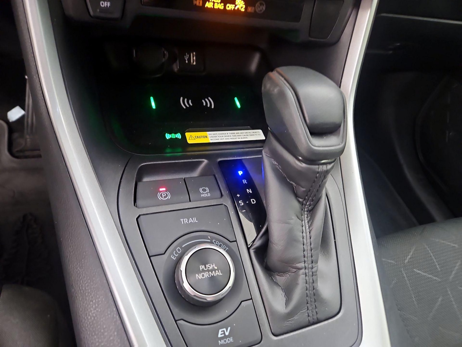 2025 Toyota RAV4 Woodland Edition - Photo 18