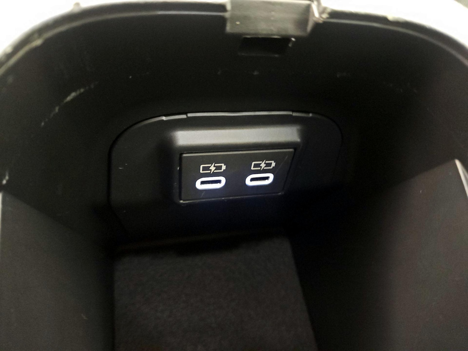 2025 Toyota RAV4 Woodland Edition - Photo 19