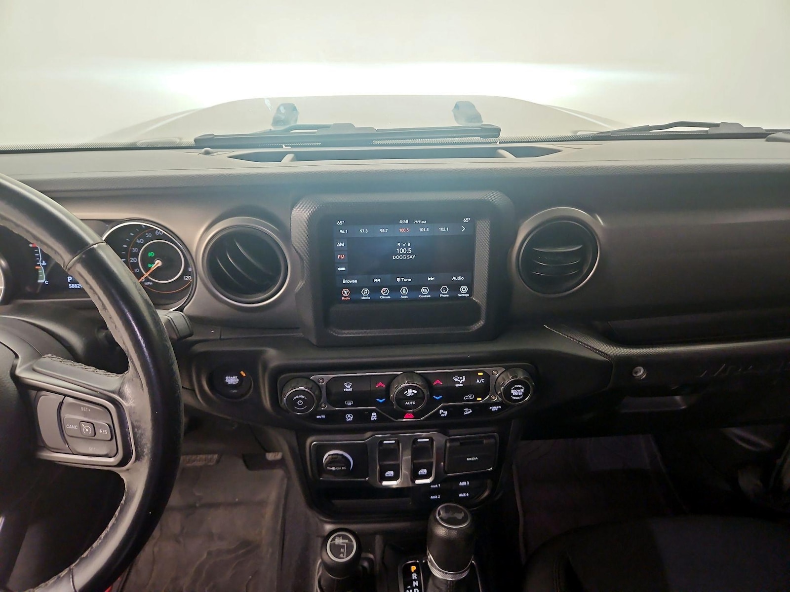 Apple CarPlay® & Android Auto™