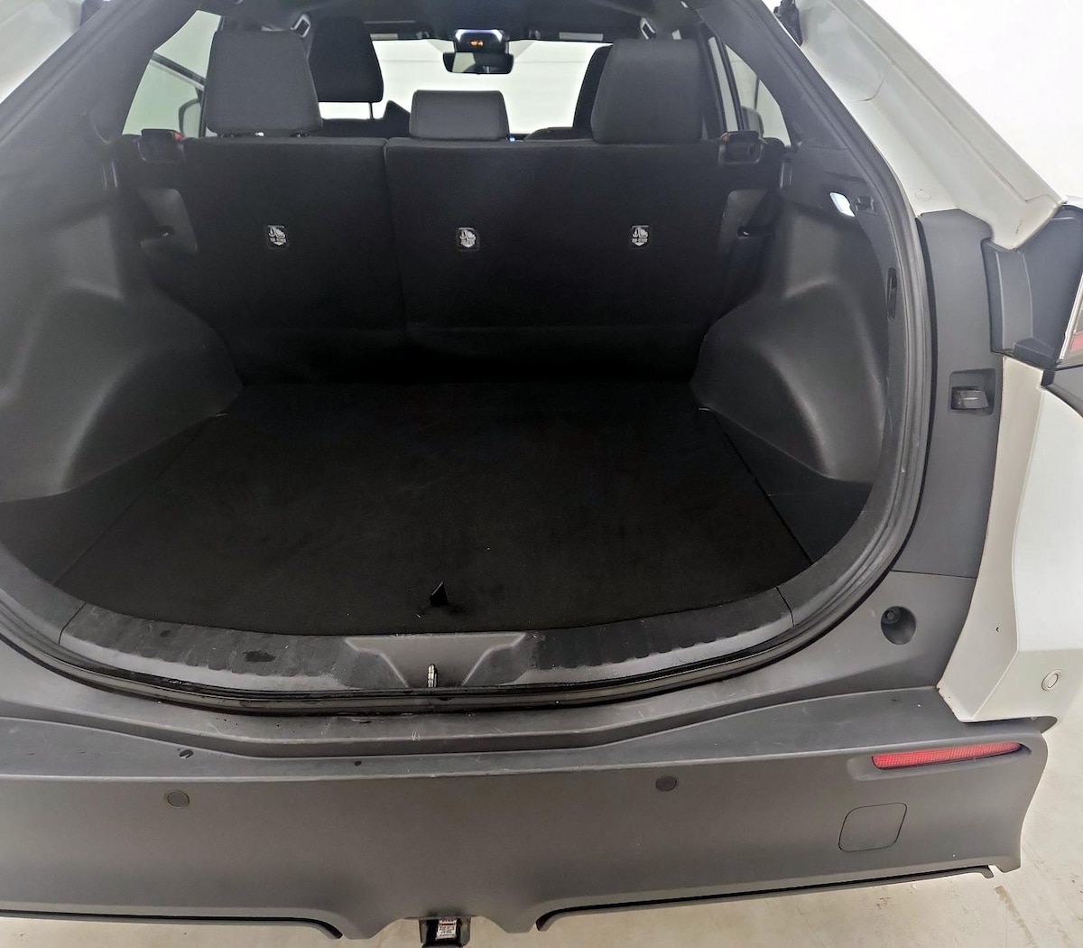 Trunk/Cargo (Seats Up)