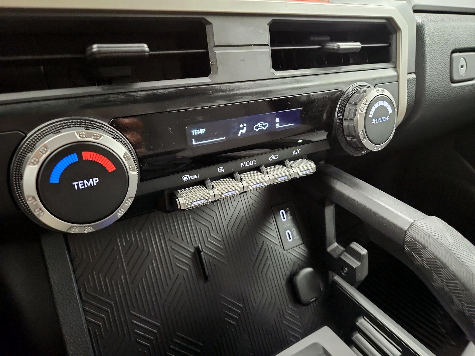 2026 Toyota Tacoma SR5 - Photo 17