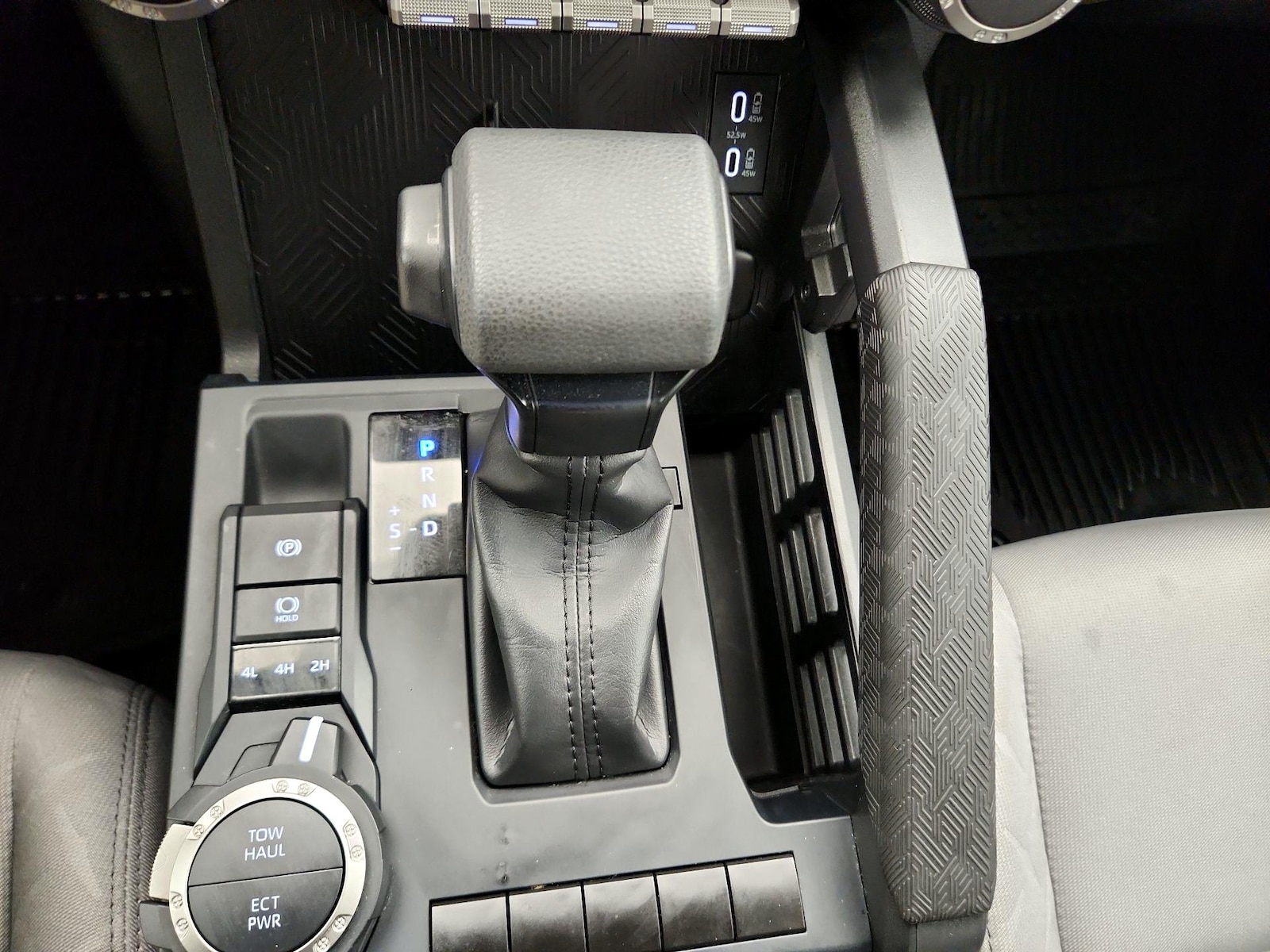 2026 Toyota Tacoma SR5 - Photo 18