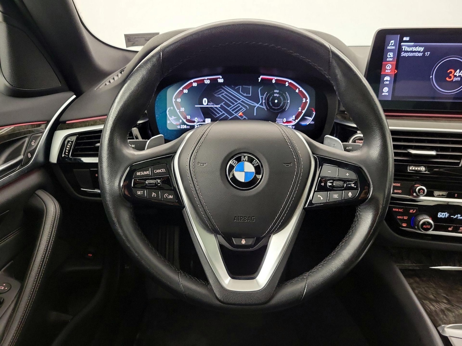 2023 BMW 5 Series 530i - Photo 11