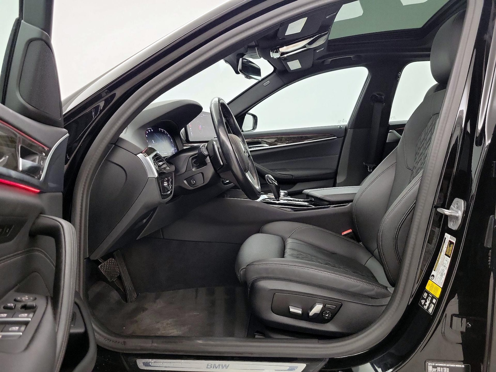 2023 BMW 5 Series 530i - Photo 12