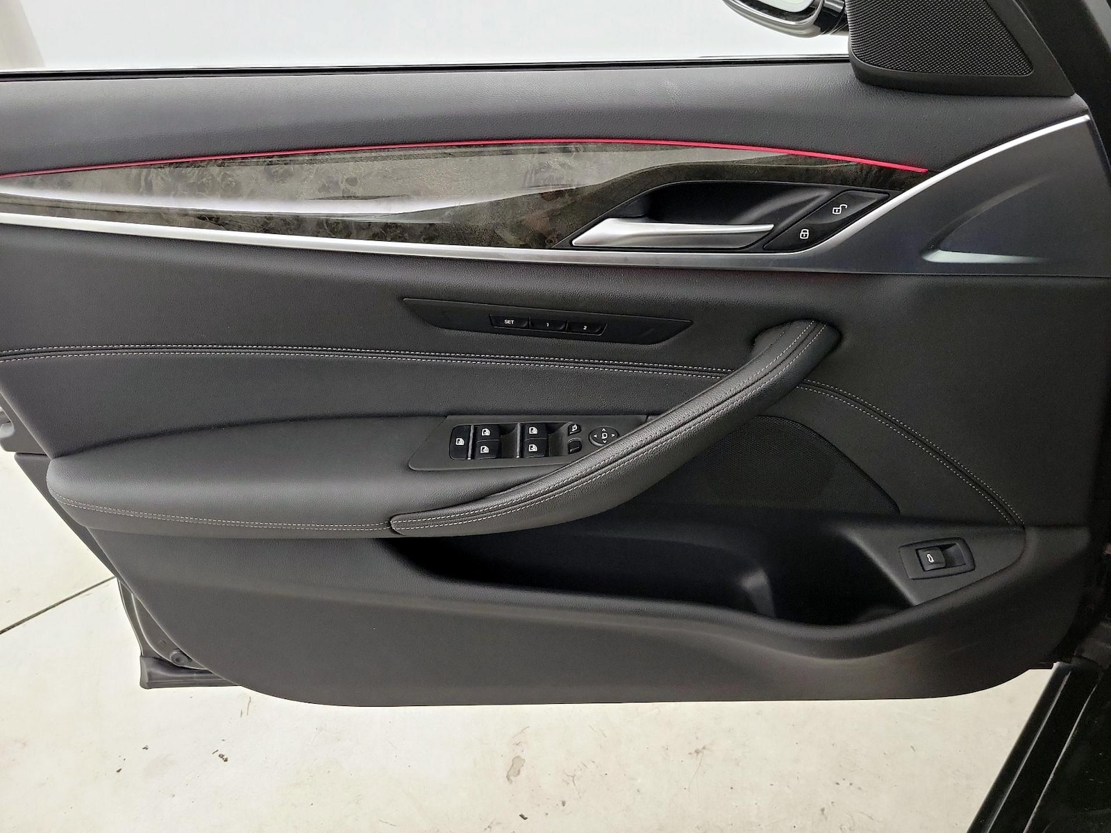 2023 BMW 5 Series 530i - Photo 13