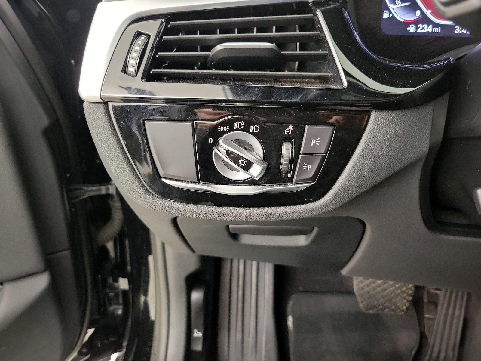 2023 BMW 5 Series 530i - Photo 14