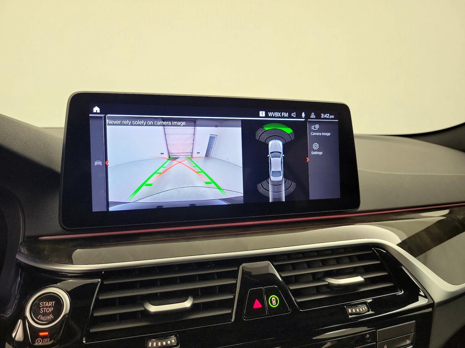 2023 BMW 5 Series 530i - Photo 16