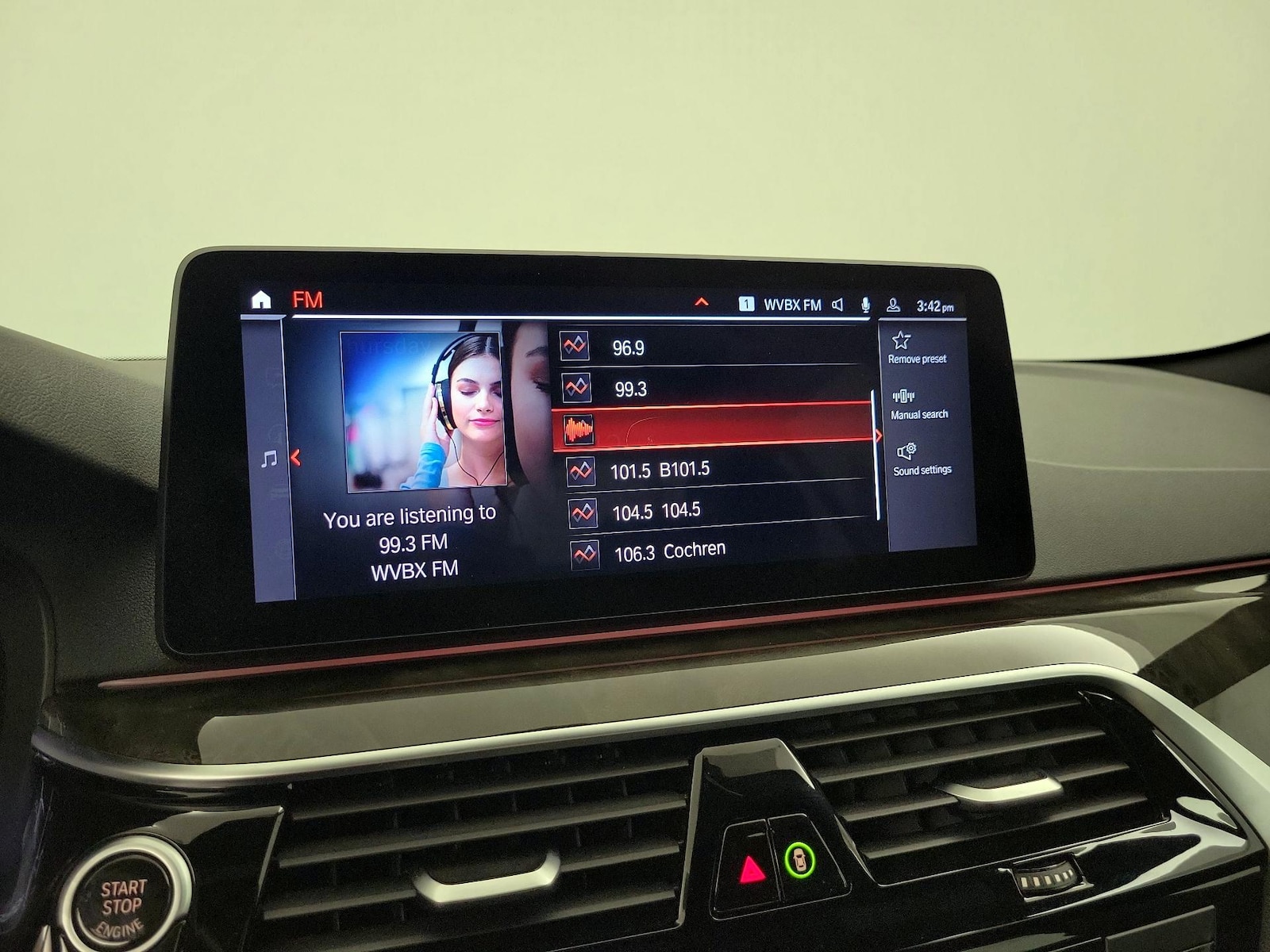 2023 BMW 5 Series 530i - Photo 17