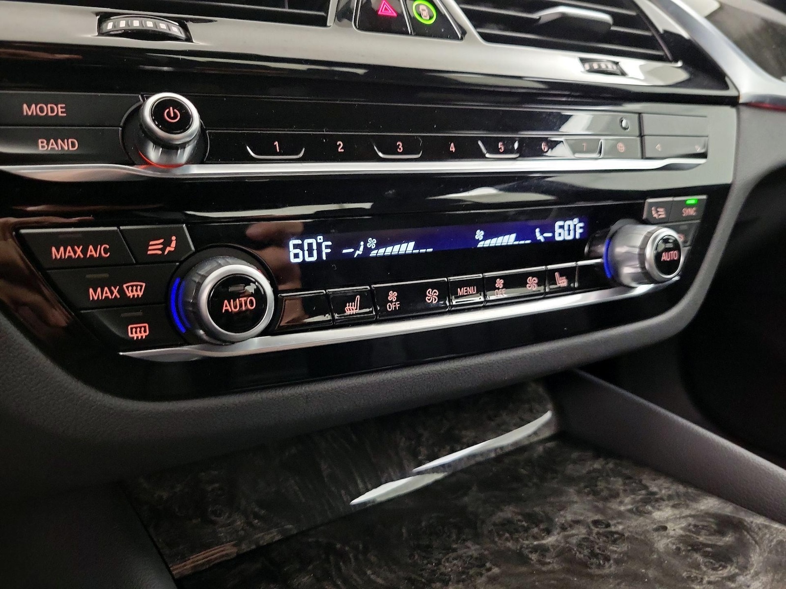 2023 BMW 5 Series 530i - Photo 18