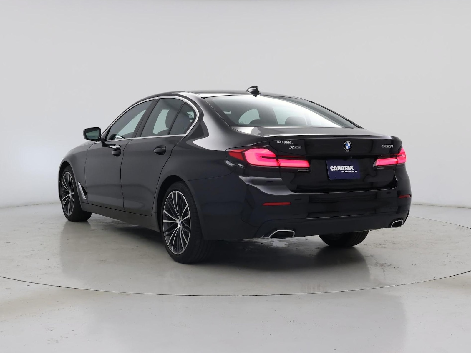 2023 BMW 5 Series 530i - Photo 3
