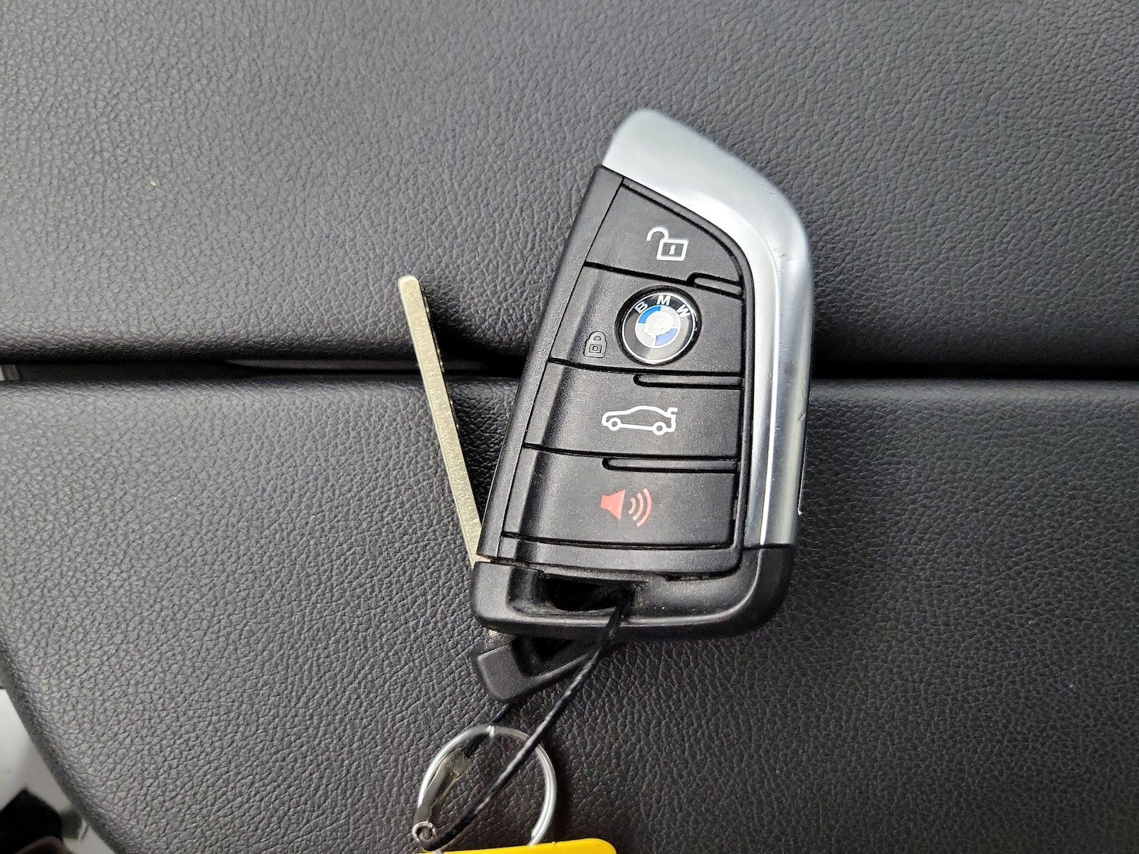 2023 BMW 5 Series 530i - Photo 25
